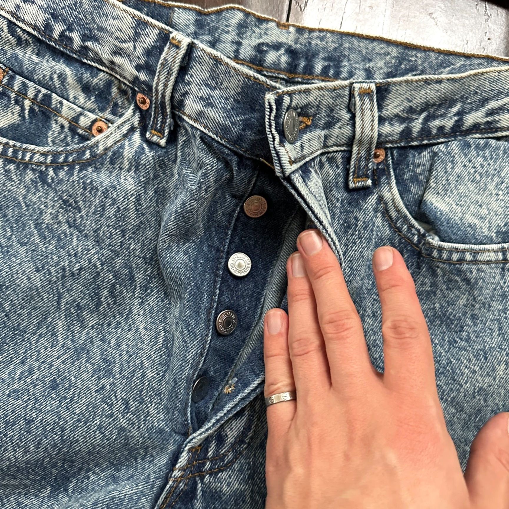Levi's VTG Levi's 501 Jeans Button Fly 30x36 USA Tag 90s Straight Blue Denim Mens Jeans Size US 30 / EU 46 - 7 Thumbnail