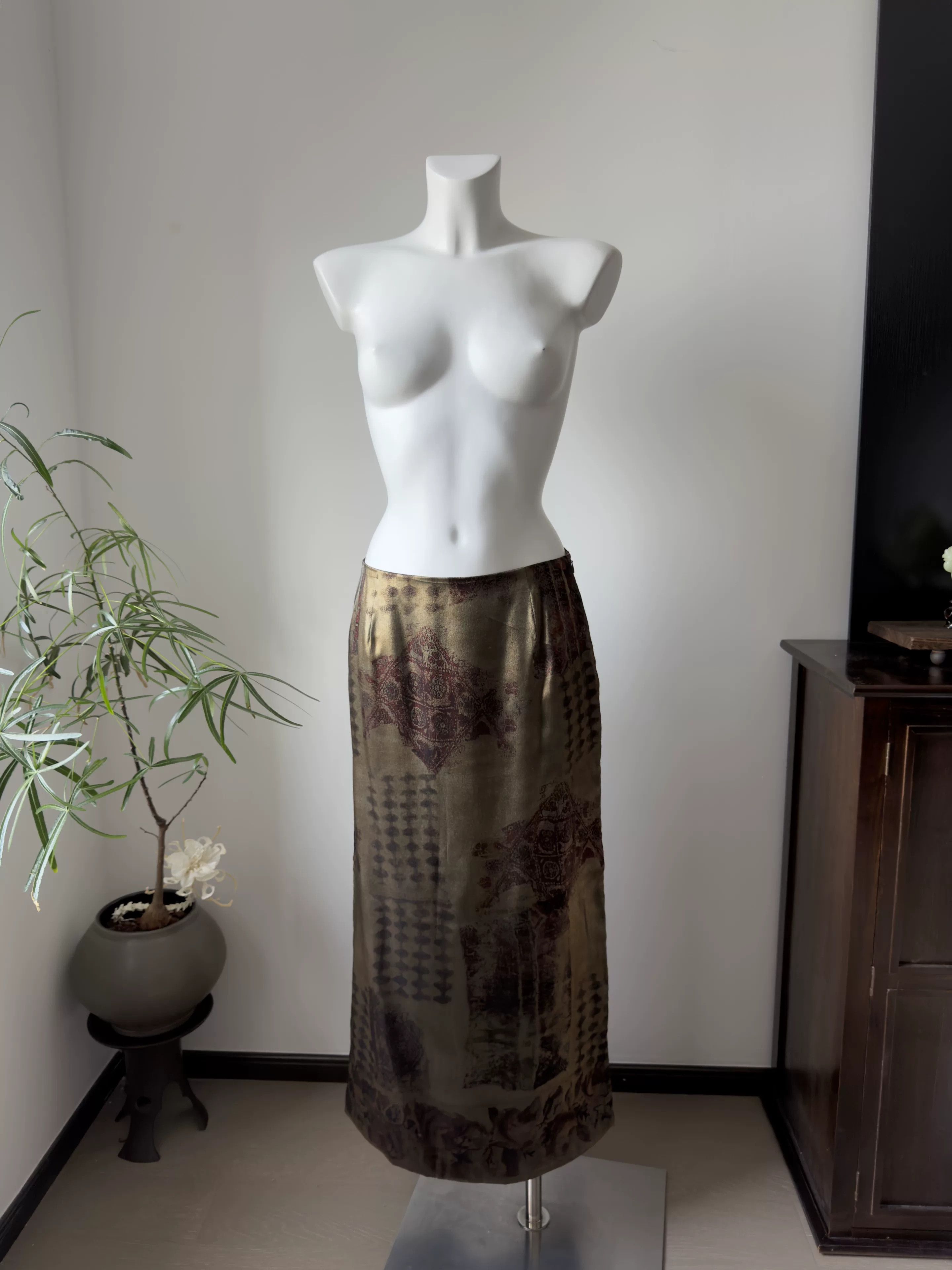 Etro ETRO Gold Satin Mural Print Midi Skirt Size 42" / US 20 - 1 Thumbnail