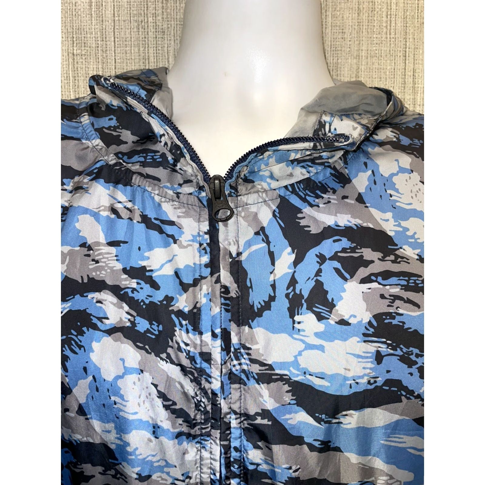 Under Armour Under Armour Fitted Blue Camo Hoodie Jacket Mens L Size US L / EU 52-54 / 3 - 2 Thumbnail