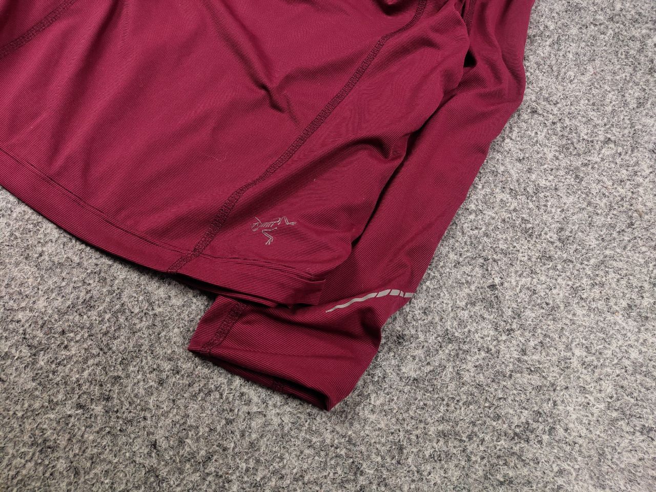 Arc'teryx Vintage Arc'teryx Top LS Women's long sleeve Burgundy Shirts Size US S / EU 44-46 / 1 - 5 Thumbnail