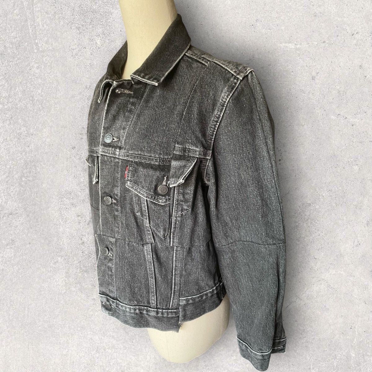 Levi's × Vetements Fall18 Deconstructed Denim Jacket Size S / US 4 / IT 40 - 3 Thumbnail