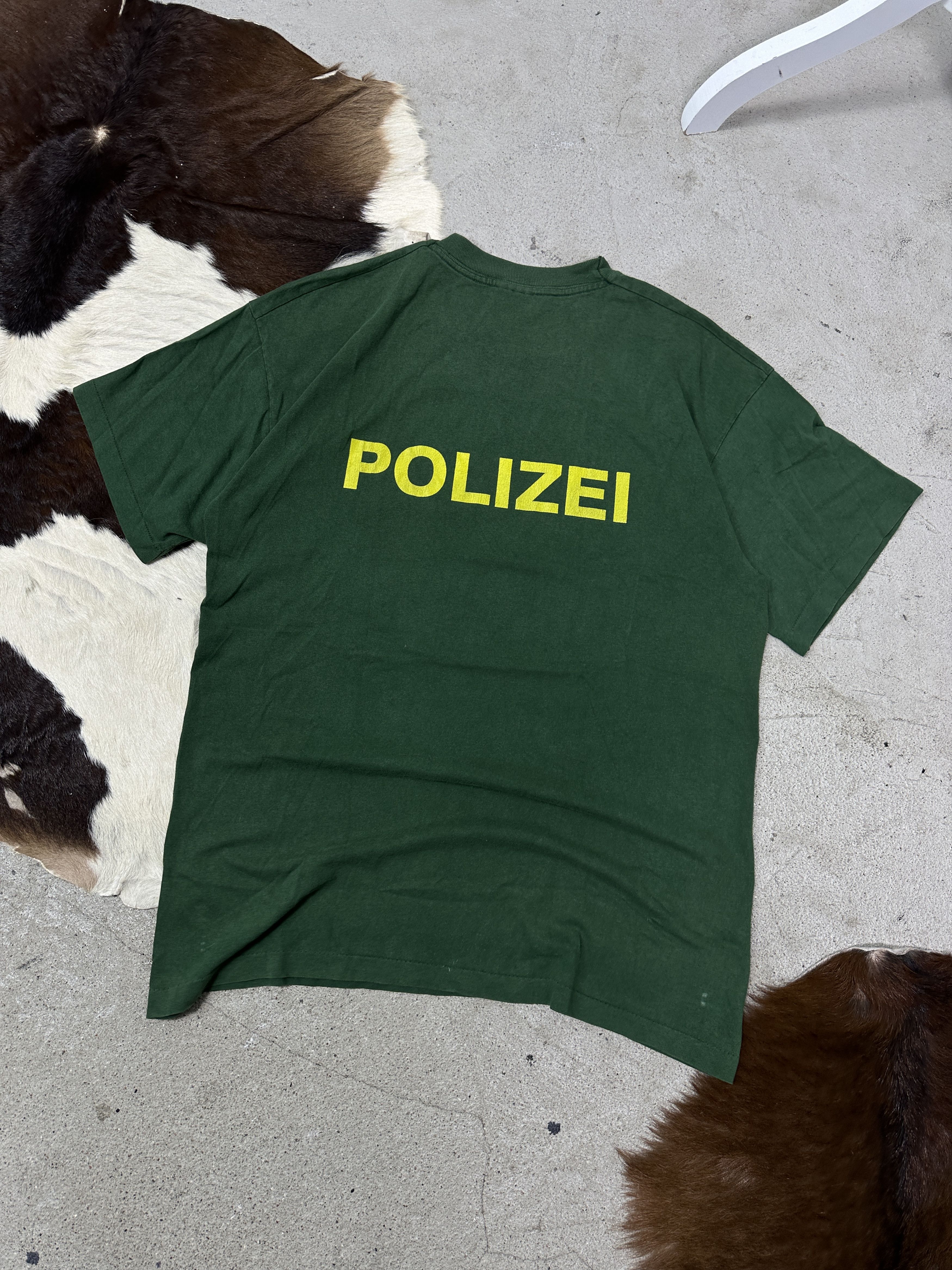 Vintage Vintage Streetwear Sporty Polizei Berlin T-shirt 90s Size US L / EU 52-54 / 3 - 1 Thumbnail