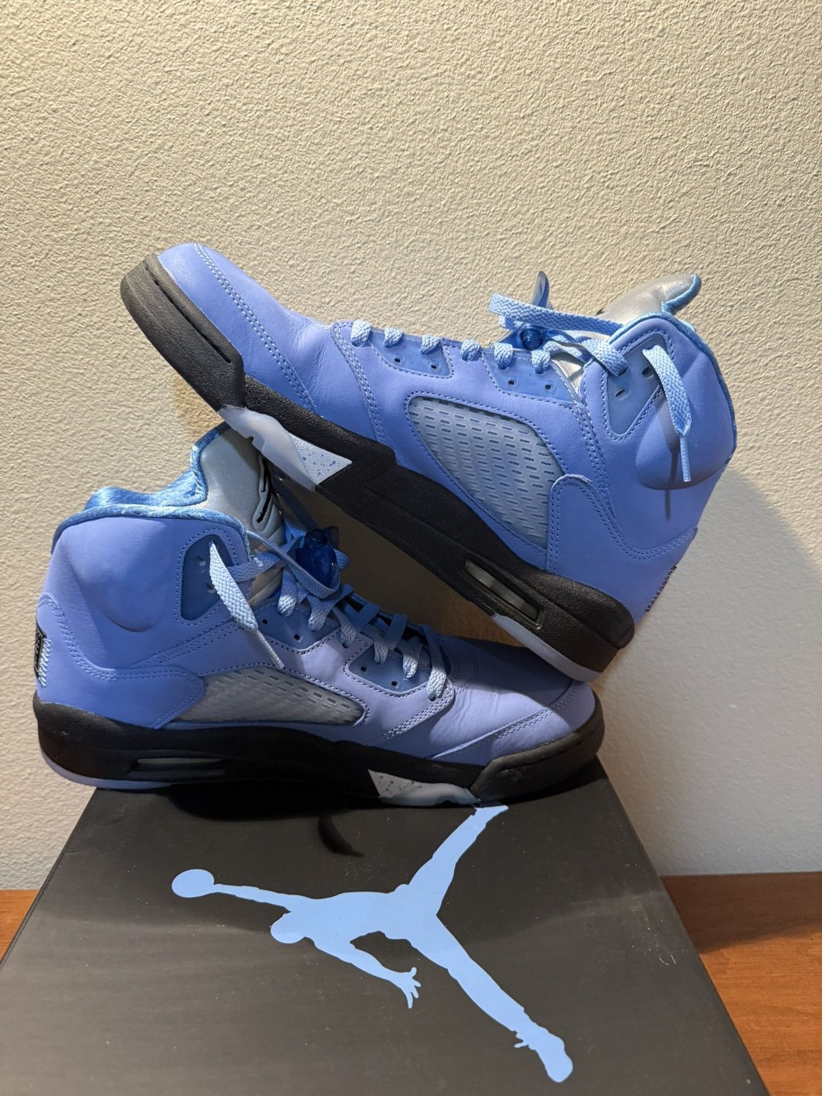 Jordan Brand × Nike Jordan 5 UNC Size US 12 / EU 45 - 5 Thumbnail