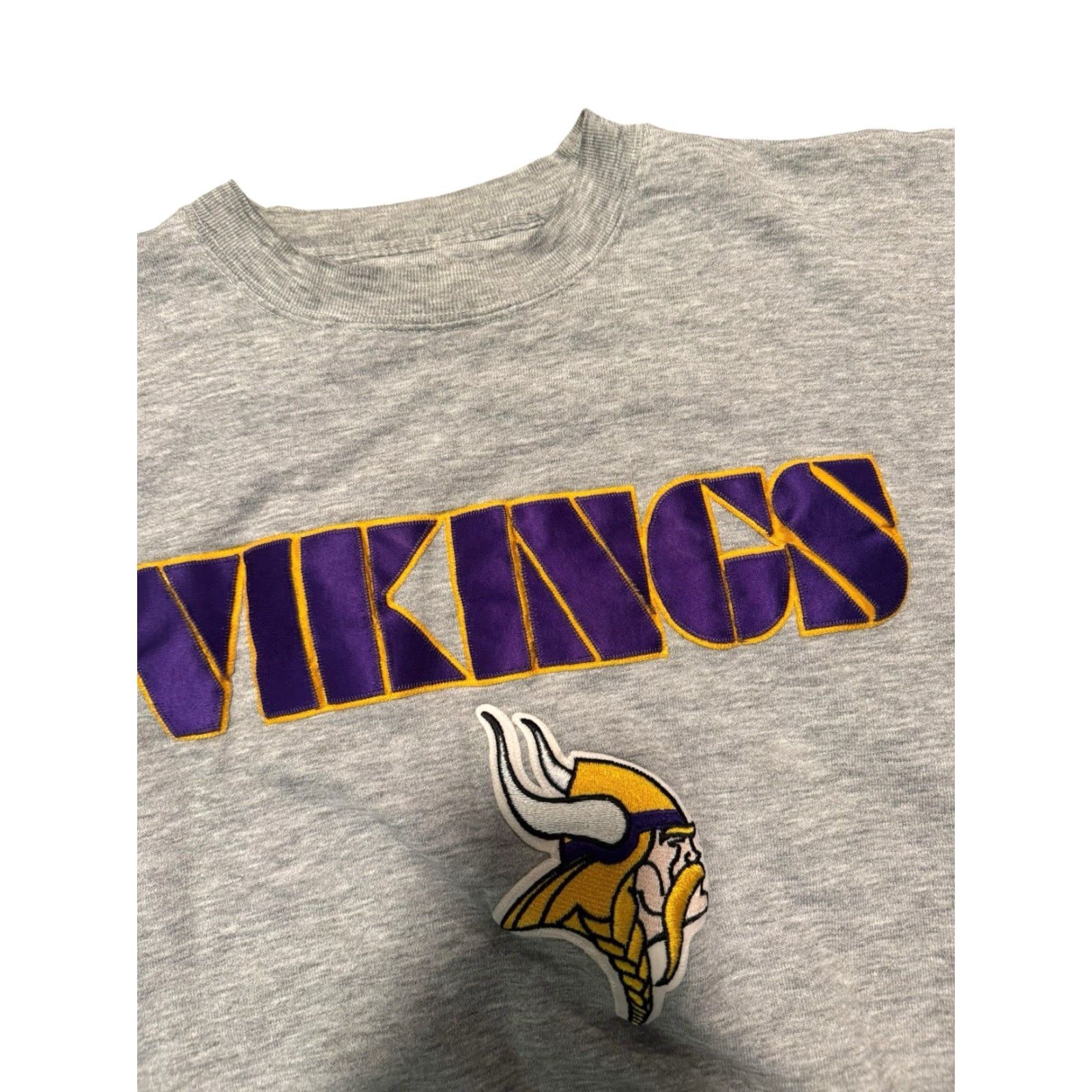 Vintage VINTAGE Majestic Minnesota Vikings Pullover Sweatshirt Crew Neck Cotton Gray XL Distressed Mens Size US XL / EU 56 / 4 - 6 Thumbnail