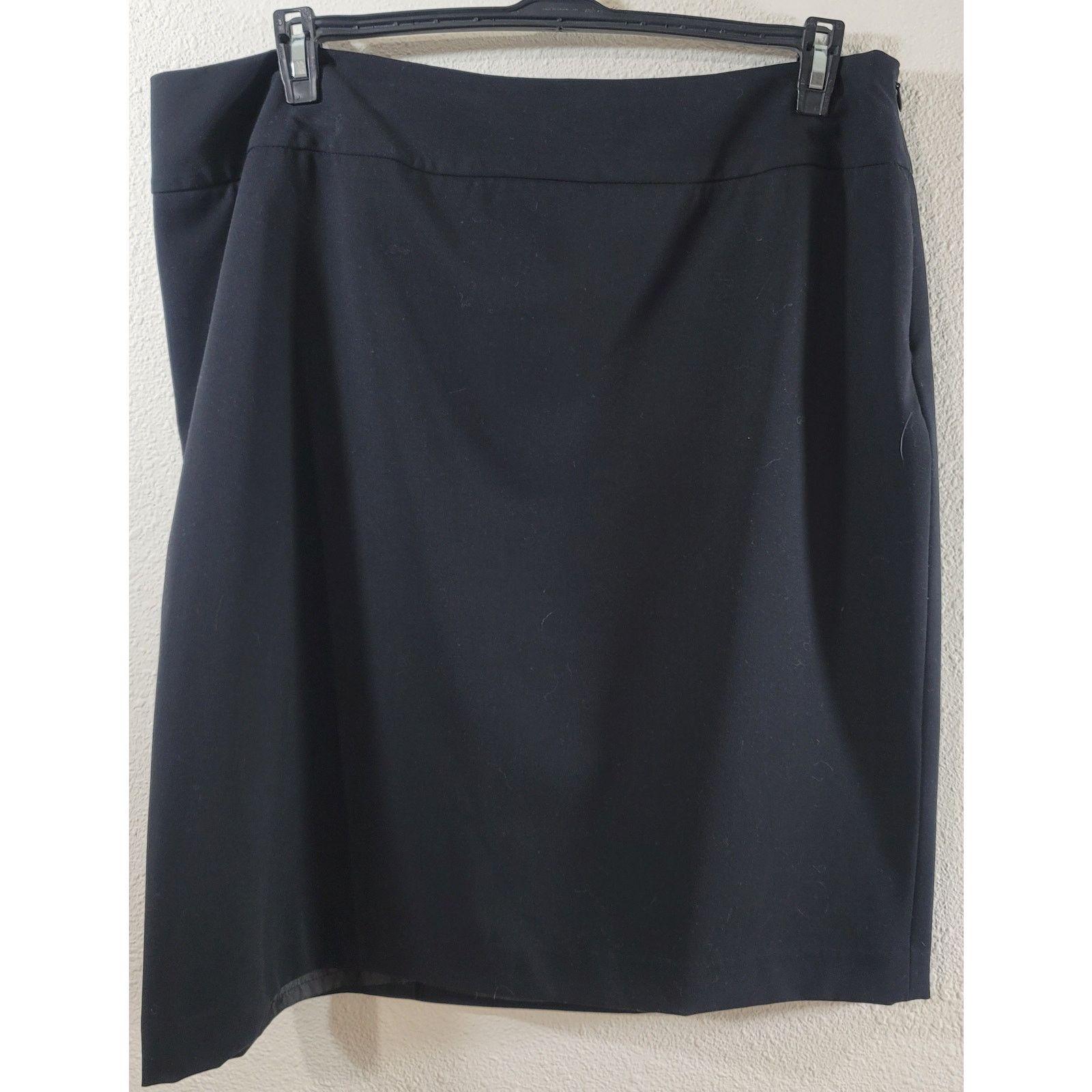 Other Liz Claiborne Black Flat Front Midi Skirt 16W Plus Lined Size 38" / US 16 / IT 52 - 1 Thumbnail