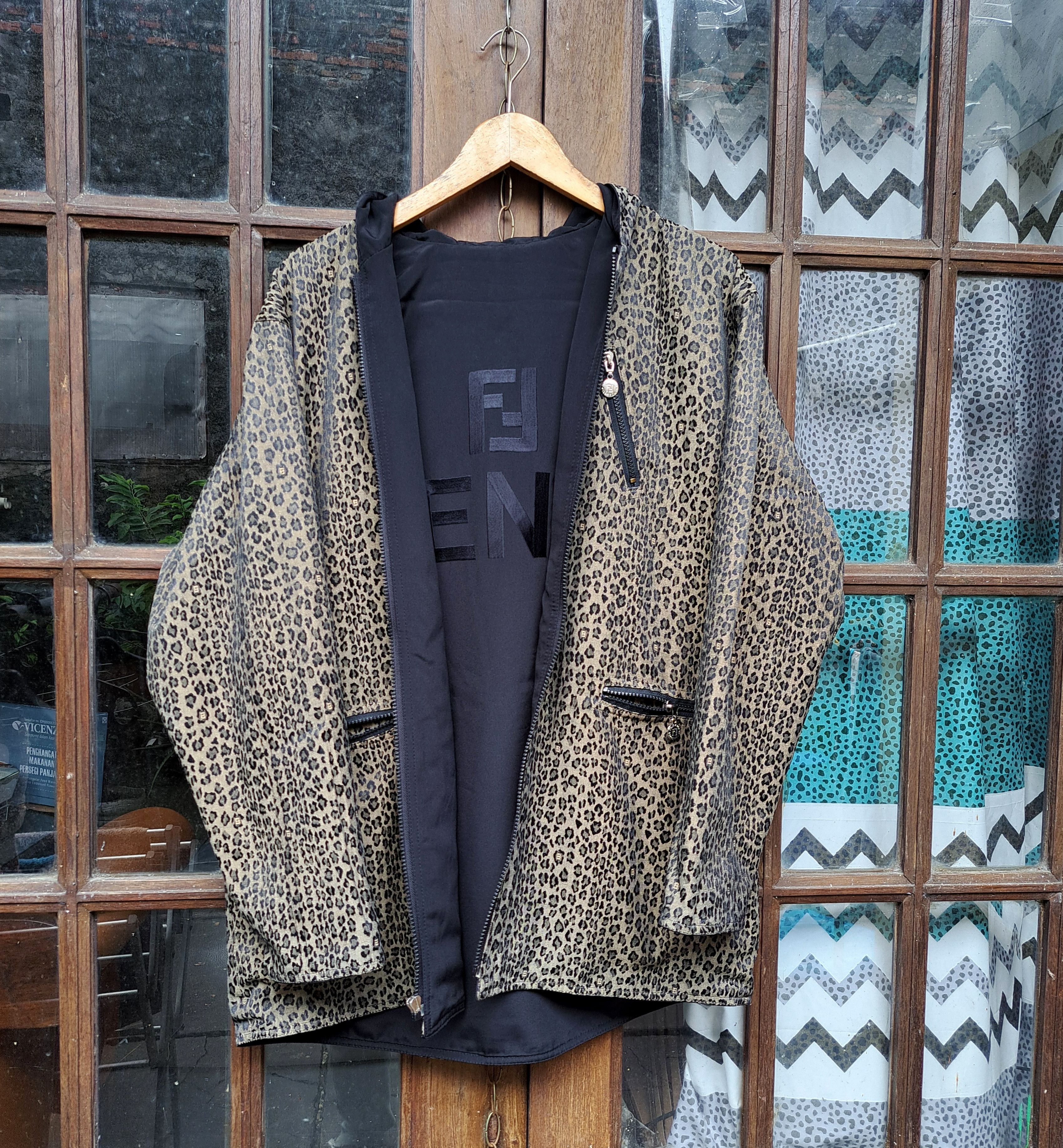 Fendi Vintage FENDI Leopard Animal Print Reversible Jacket Unisex Size US L / EU 52-54 / 3 - 1 Thumbnail
