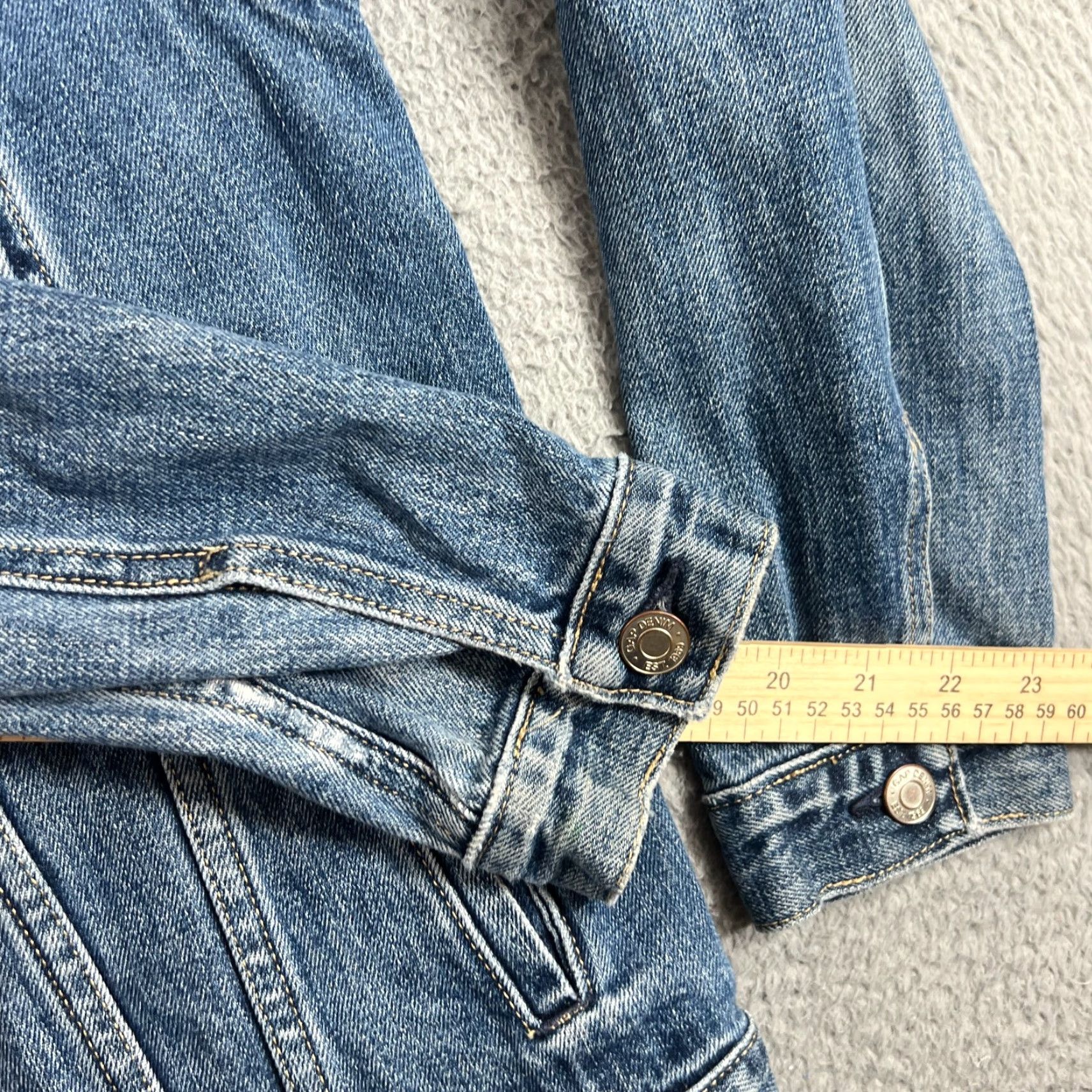 Gap GAP Denim Trucker Jacket Classic Blue Jean Medium Wash Women Size 32" / US 10 / IT 46 - 7 Thumbnail