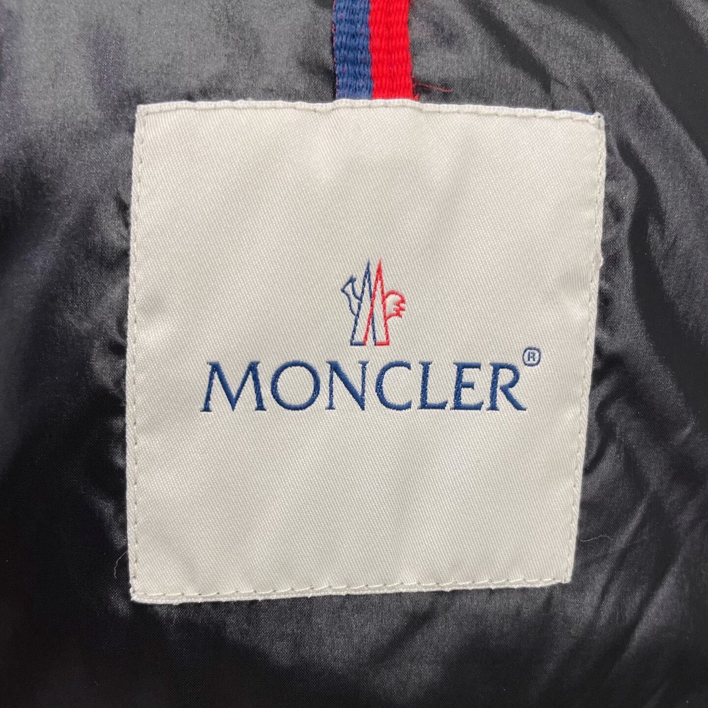Moncler moncler olive green short down jacket Size US S / EU 44-46 / 1 - 5 Thumbnail