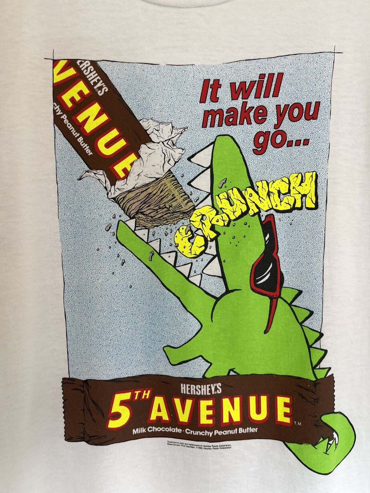 Vintage Vintage 1992 Hershey’s 5th Avenue Chocolate T-Shirt Size US L / EU 52-54 / 3 - 5 Thumbnail