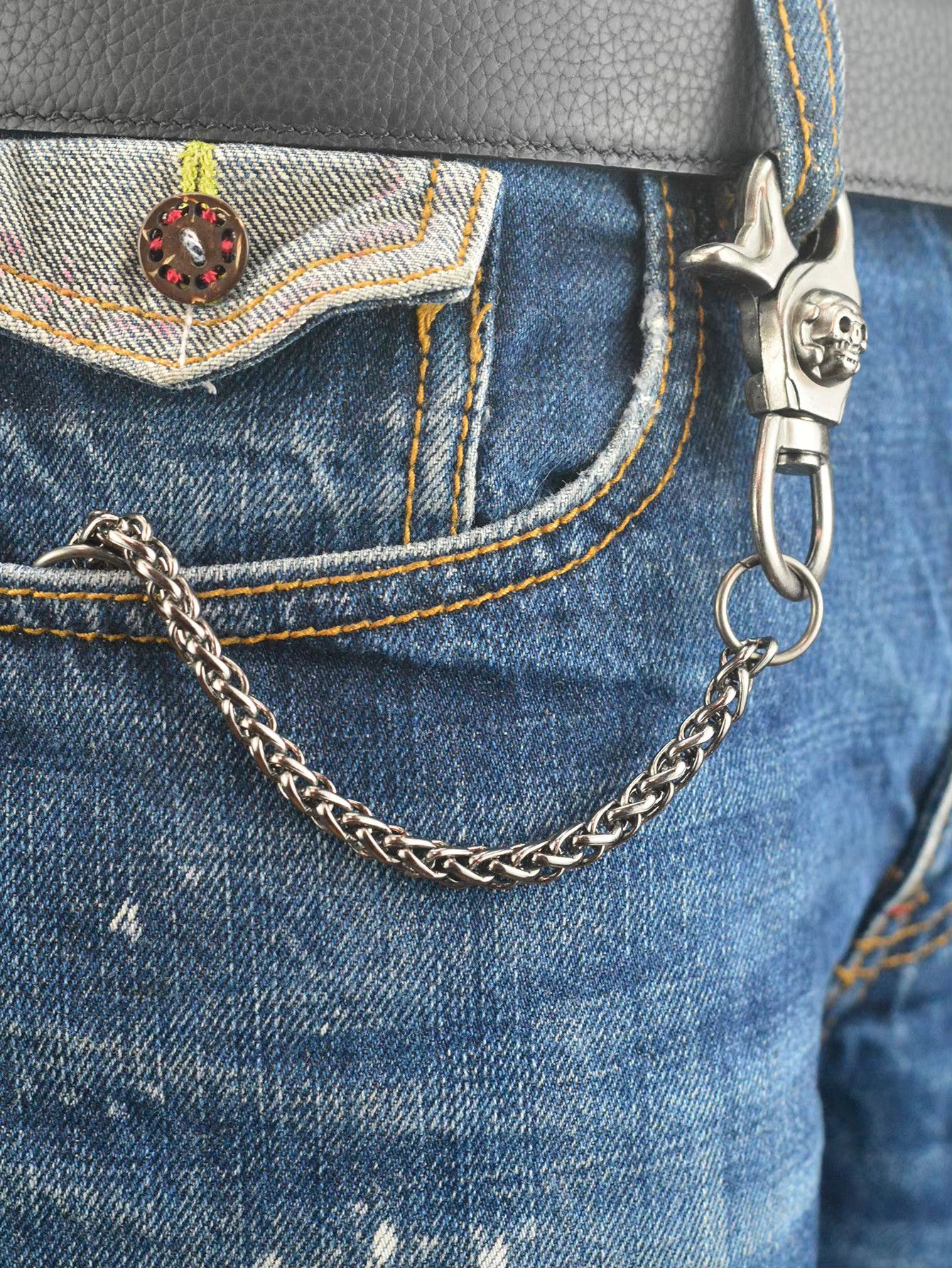 Jewelry Skull Buckle Clips Snap Hoop Belt Chain Keychain Size ONE SIZE - 5 Thumbnail