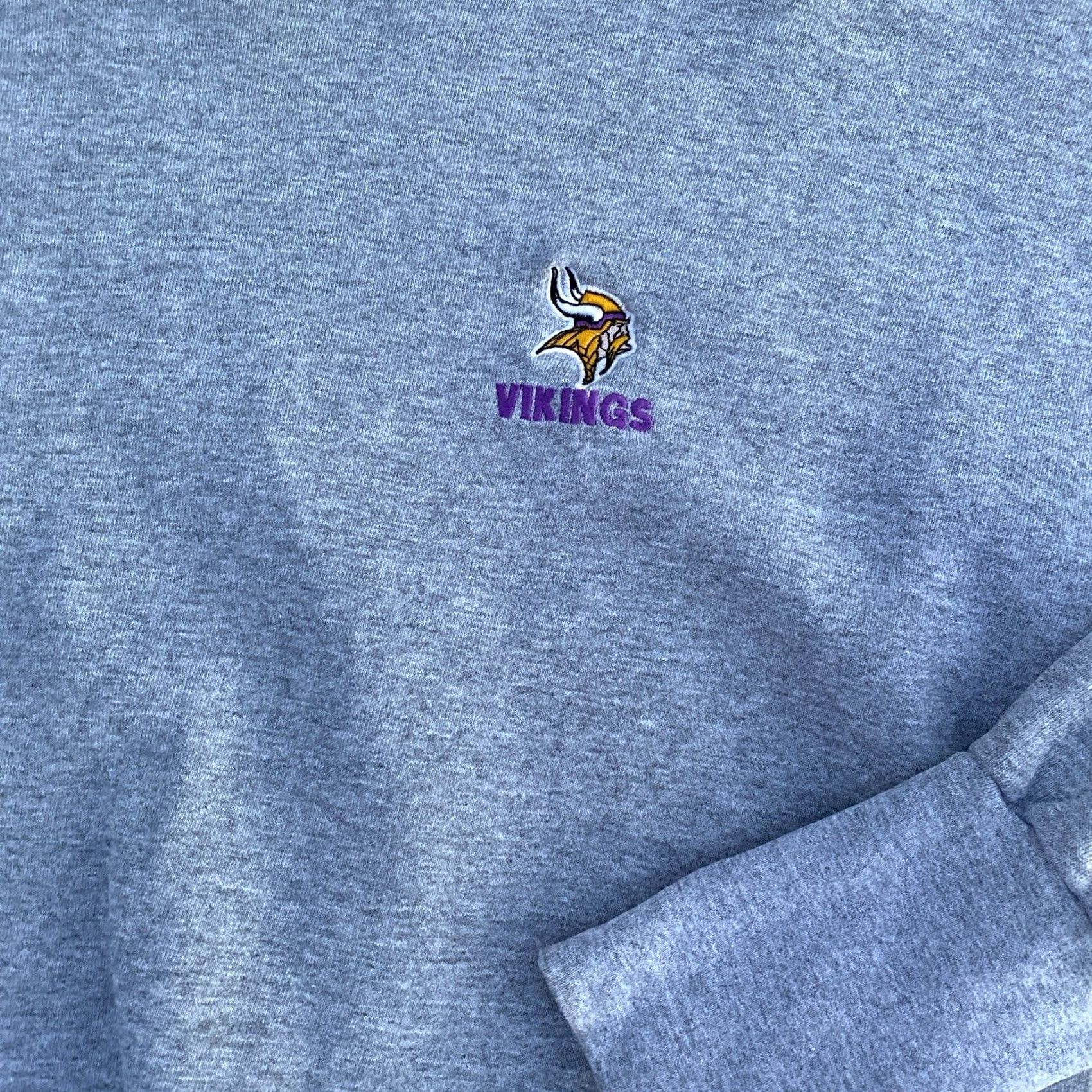 Vintage VINTAGE Hand Cuffs Sweatshirt Mens XL Minnesota Vikings Cotton Blend USA Made Red Plain Solid Pattern Pullover Hand Warmers USA Vikings Mens XL Size US XL / EU 56 / 4 - 2 Thumbnail