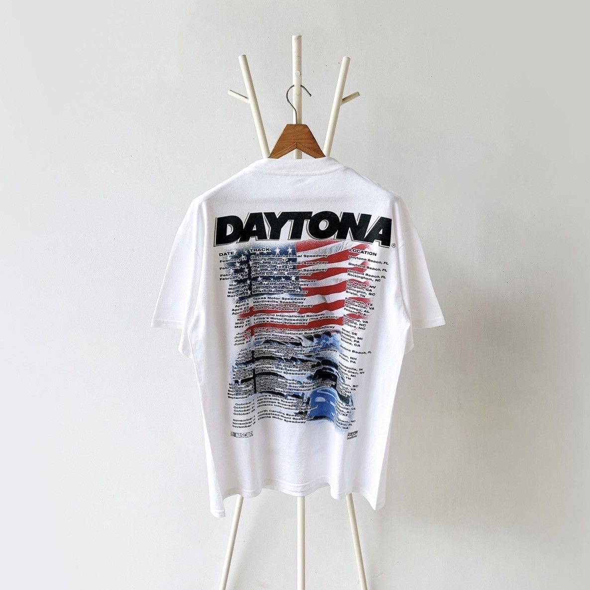 Vintage Daytona 500 Indianapolis Motor Speedway racing t-shirt/ L Size US L / EU 52-54 / 3 - 7 Thumbnail