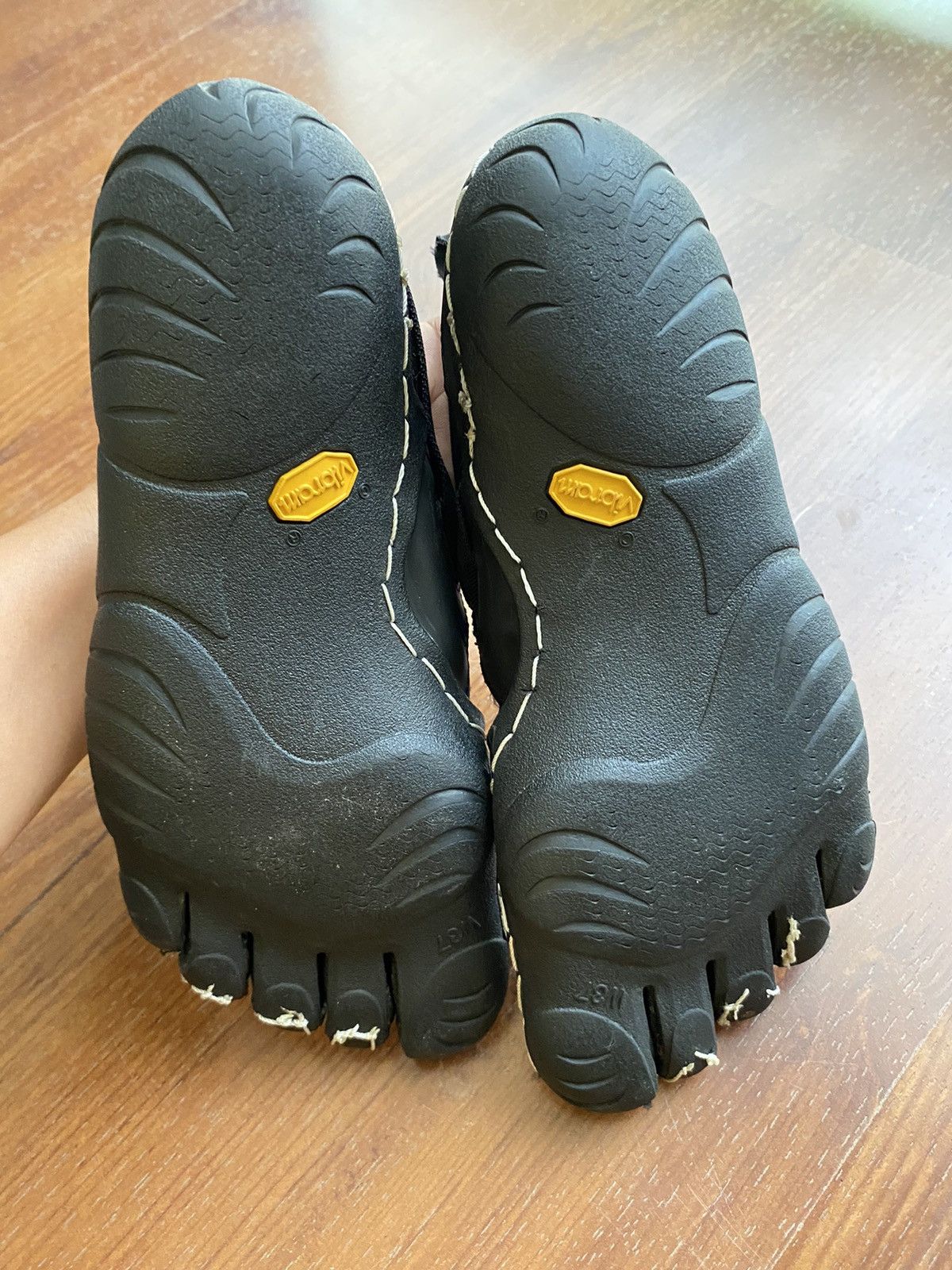 Vibram Vibram Five Fingers black shoes Size US 7 / IT 37 - 7 Thumbnail