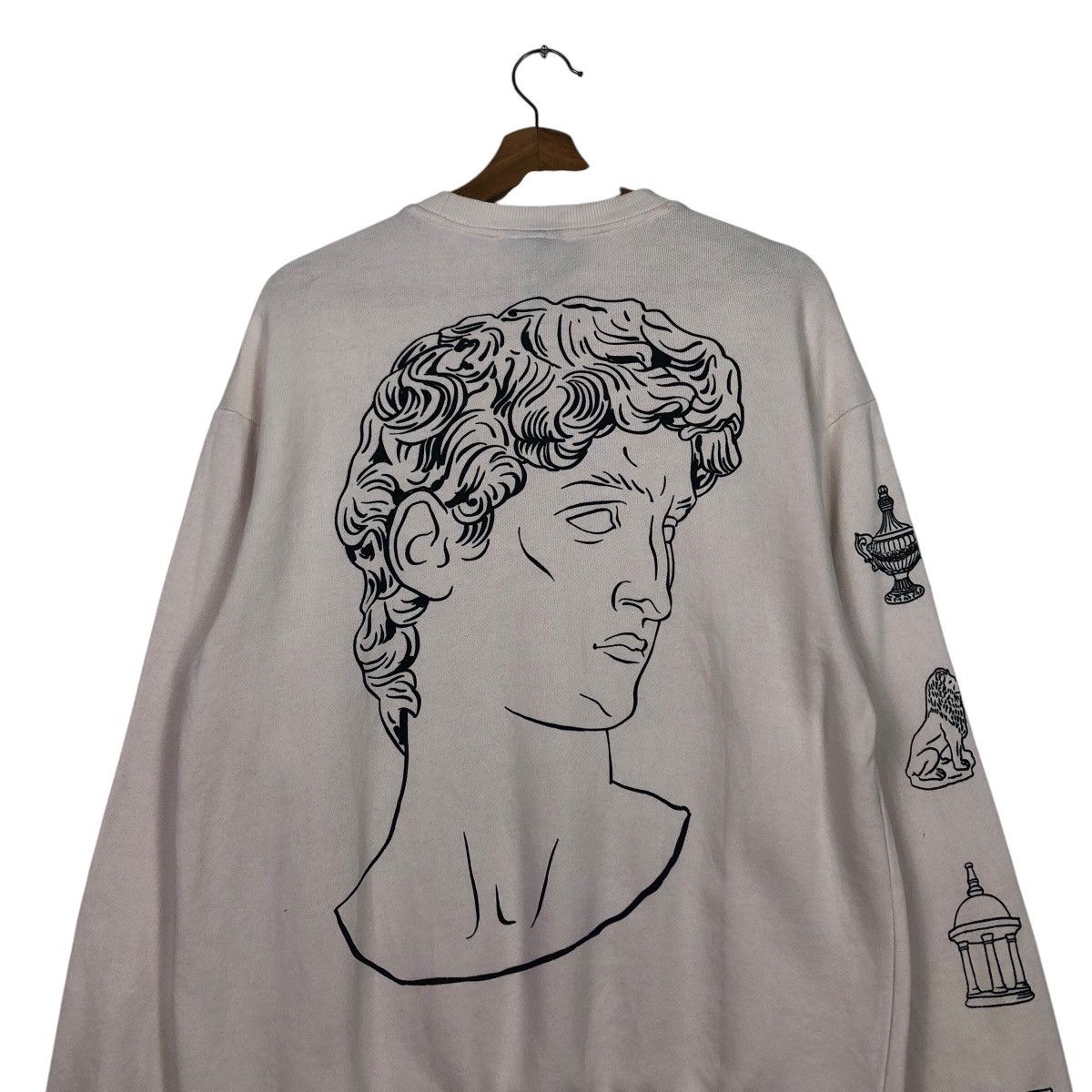 Japanese Brand H&M David Bust Renaissance Graphic Sweatshirt — Museum Core Size US S / EU 44-46 / 1 - 10 Thumbnail