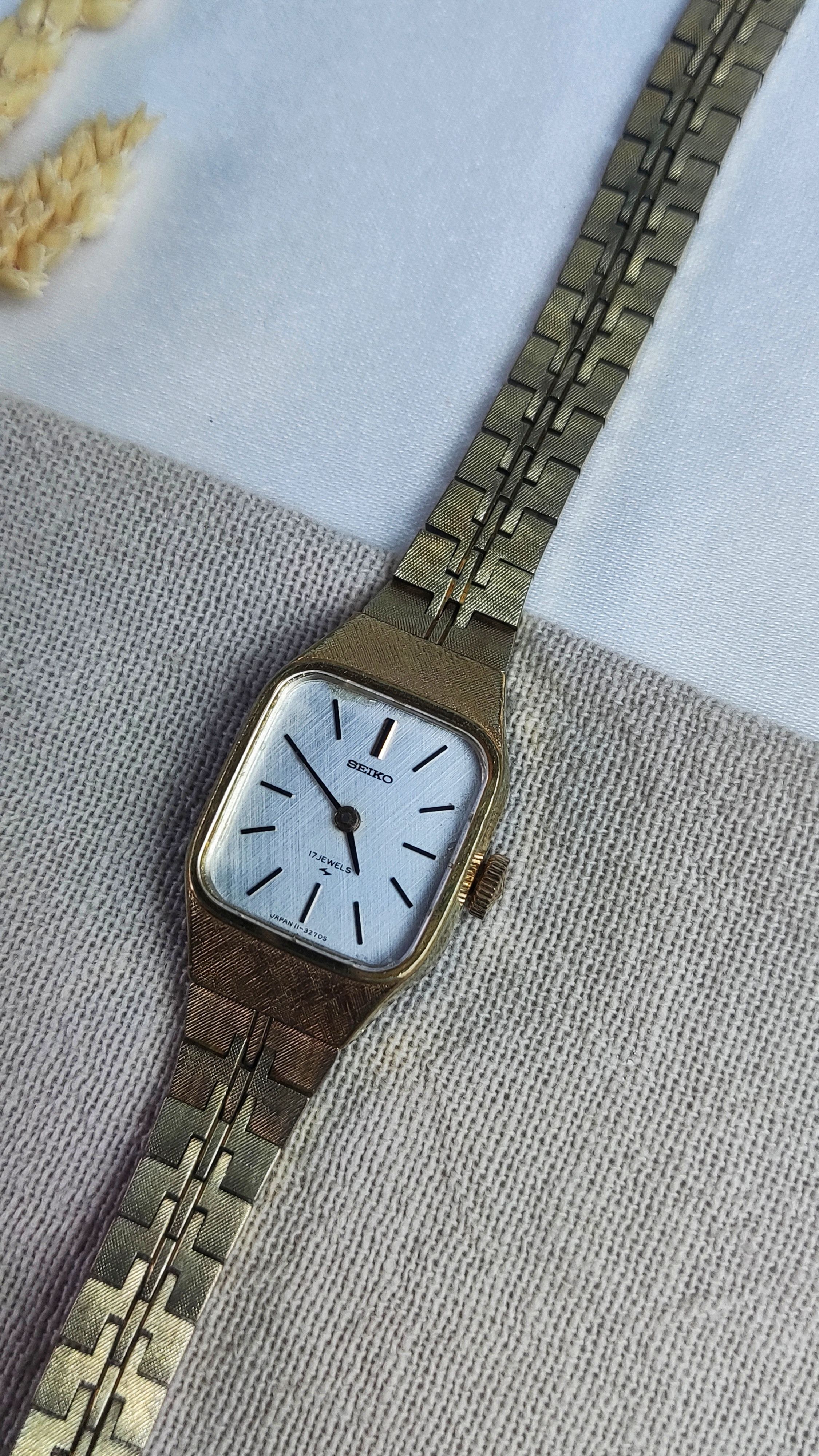 Seiko SEIKO GOLD PLATED TEXTURED DIAL LADIES ✨ Size ONE SIZE - 4 Thumbnail