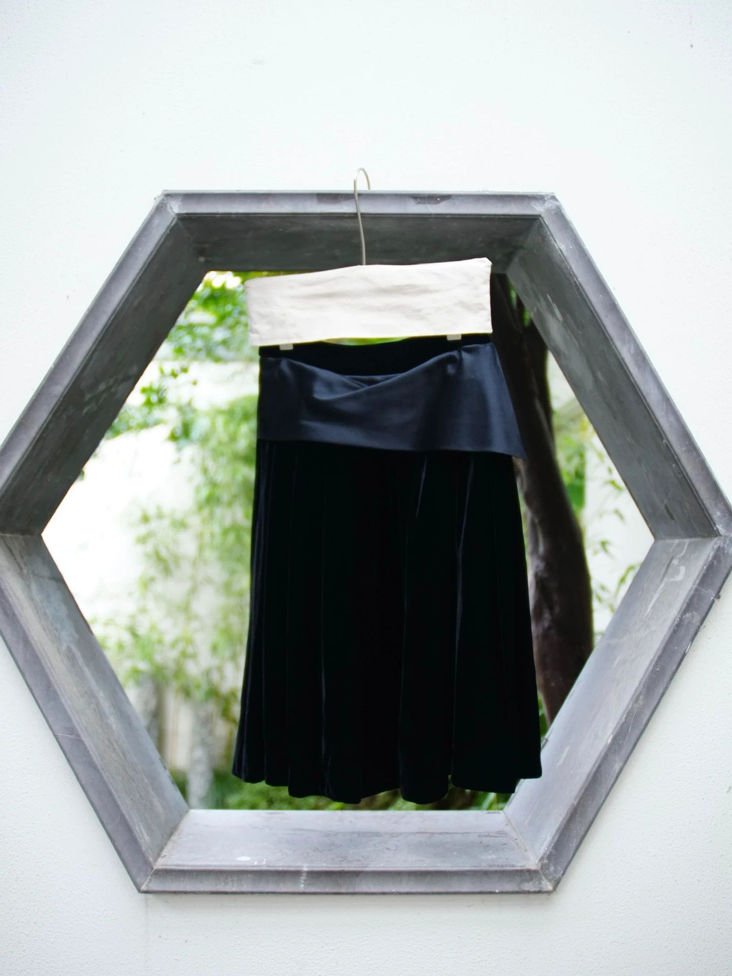 John Galliano John Galliano Velvet Satin Skirt Italy Fr36/S Size 26" / US 2 / IT 38 - 4 Thumbnail