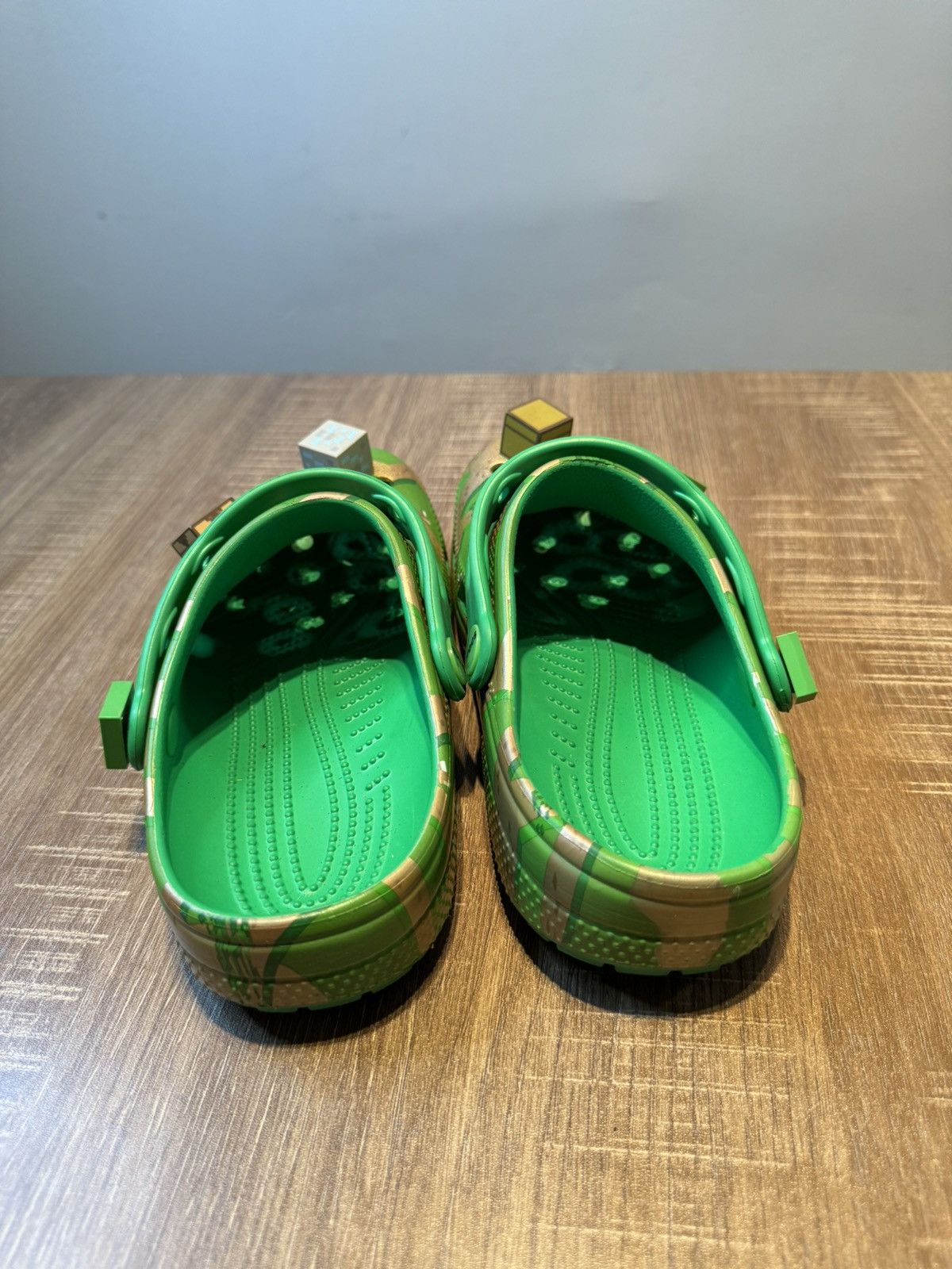 Crocs Minecraft Crocs Junior 5 Womens Size 7 Shoes Size US 5 / EU 37 - 4 Thumbnail
