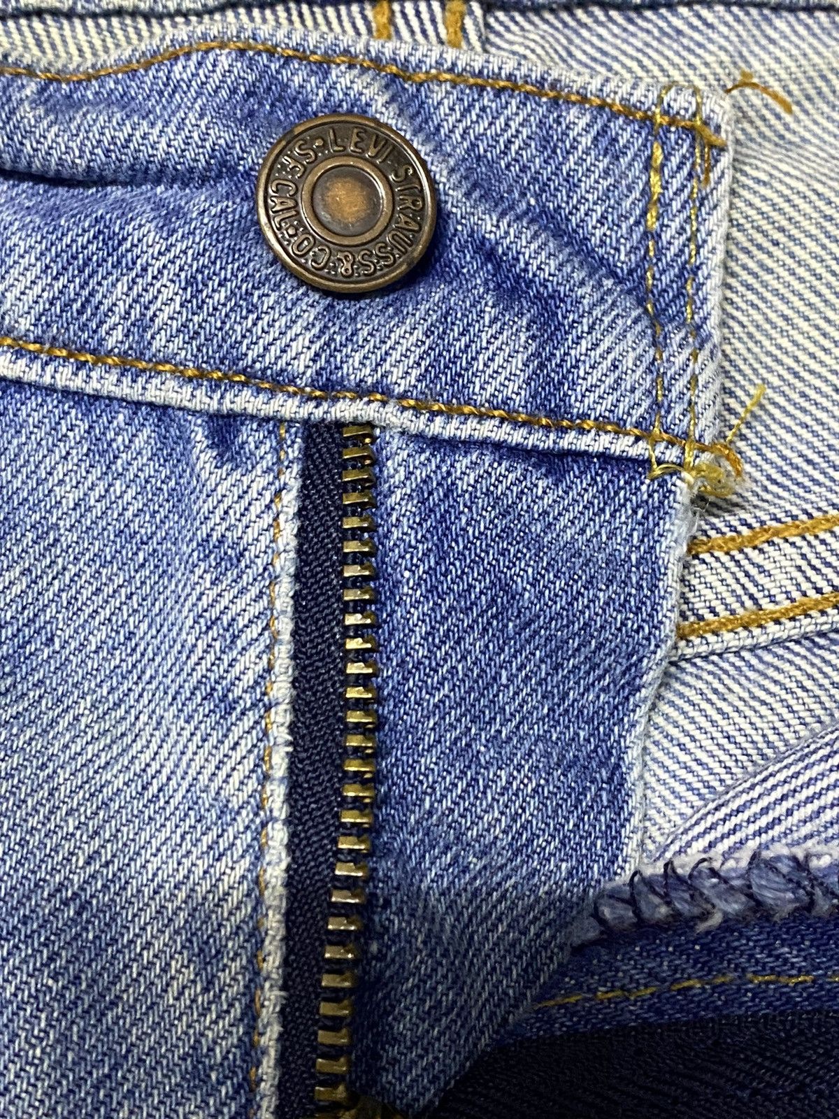 Levi's Vintage Clothing Vintage Levis515 Grunge Style Distressed Loose Jeans Size US 33 - 8 Thumbnail
