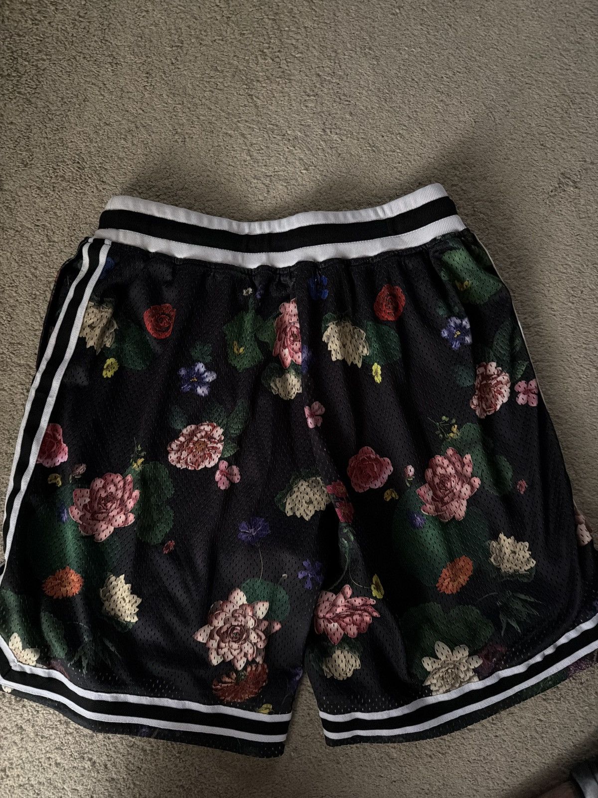 John Elliott John Elliott Floral Game Shorts size 2/Medium Size US 32 / EU 48 - 2 Thumbnail