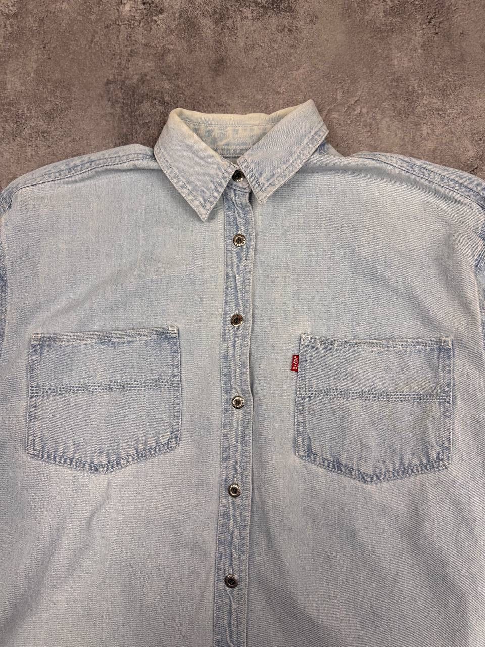 Levi's Vintage Clothing Vintage Levi's Women's Denim Shirt 90s Light Blue Size M Size M / US 6-8 / IT 42-44 - 3 Thumbnail
