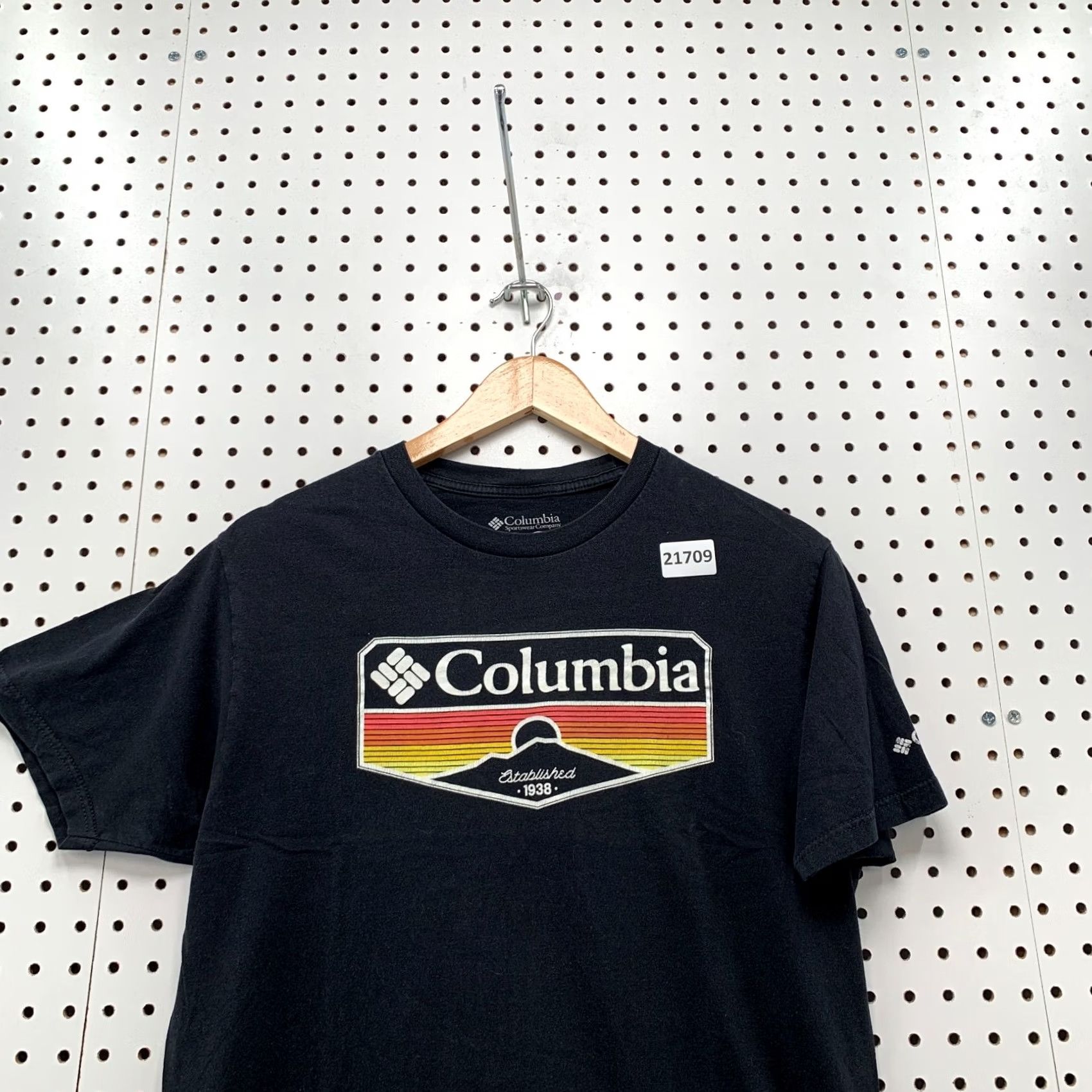 Logo 7 Columbia Shirt Mountain Sun Graphic Logo Adult Small Short Sleeve Black 18.5x26.5 Mens / Unisex Size US S / EU 44-46 / 1 - 2 Thumbnail