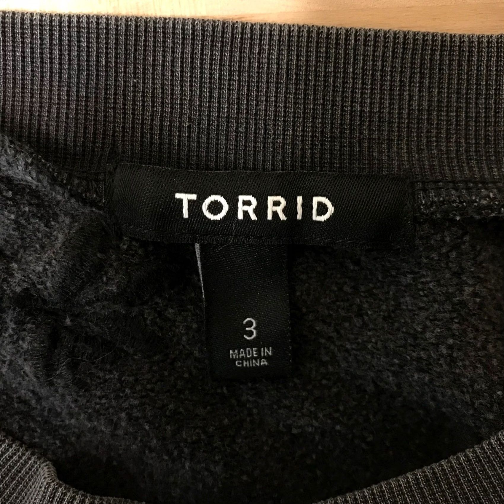 Torrid Torrid Cropped Embroidered Sweatshirt Faded Black 100% Cotton Crew Neck Long Sleeve Plus 3X Relaxed Oversized Size XXL / US 16-18 / IT 52-54 - 7 Thumbnail