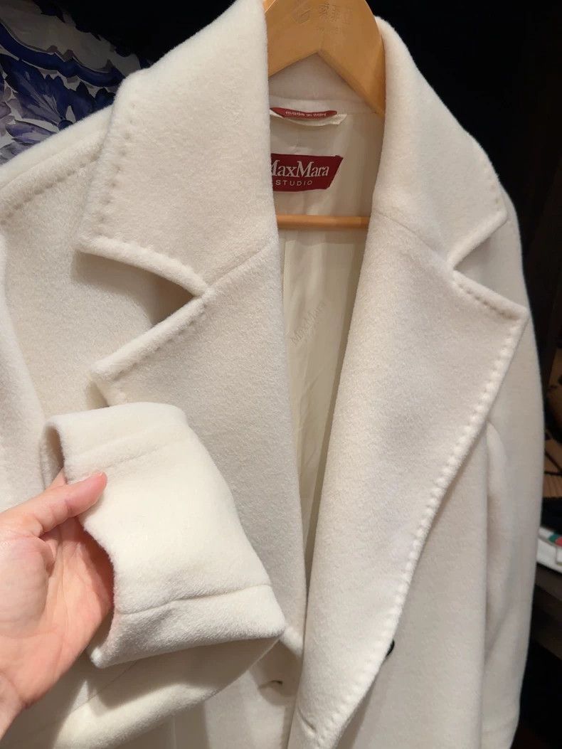 Max Mara Max Mara Wool coat, white moonlight color, 100% pure new w Size M / US 6-8 / IT 42-44 - 9 Thumbnail
