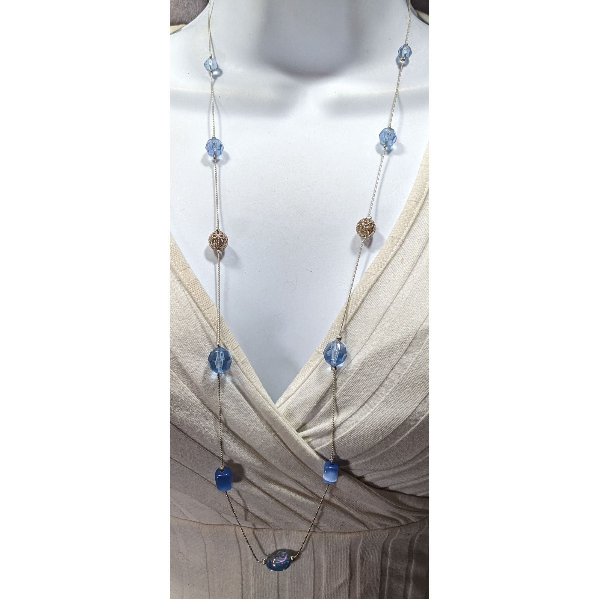 Other Casual Blue And Silver Tone Beaded Station Necklace Size ONE SIZE - 4 Thumbnail