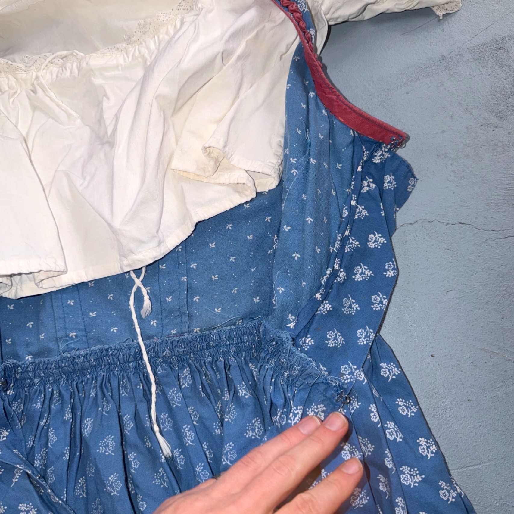 Vintage VINTAGE Wallach Wallach Volkskunfthaus Munchen Antique Dress German Smocked Handmade Dirndl 50s Gold 1900s Size XS / US 0-2 / IT 36-38 - 5 Thumbnail