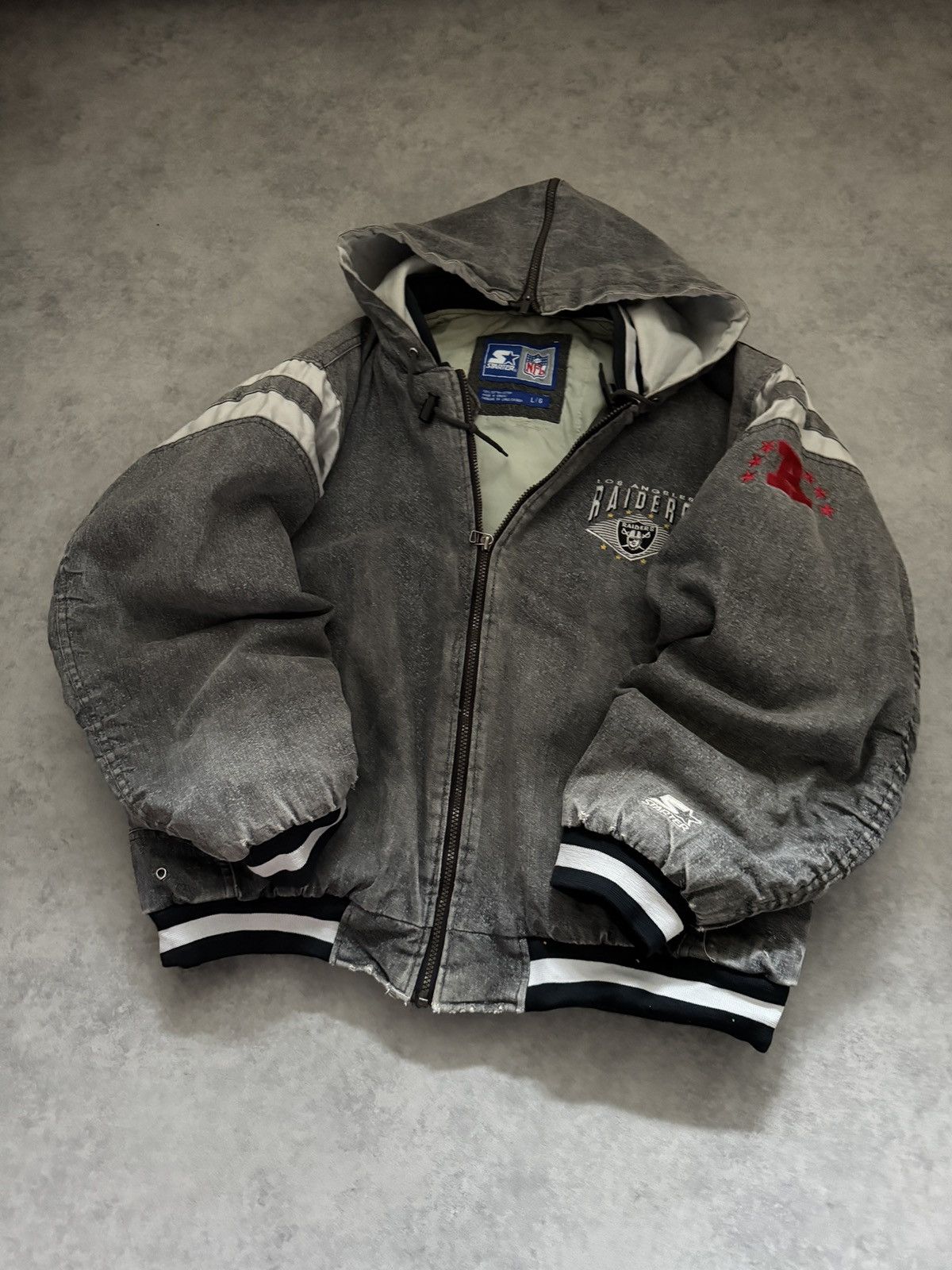 Starter Rare 90s LA Raiders Bomberjacket NFL Starter Size L Size US L / EU 52-54 / 3 - 4 Thumbnail