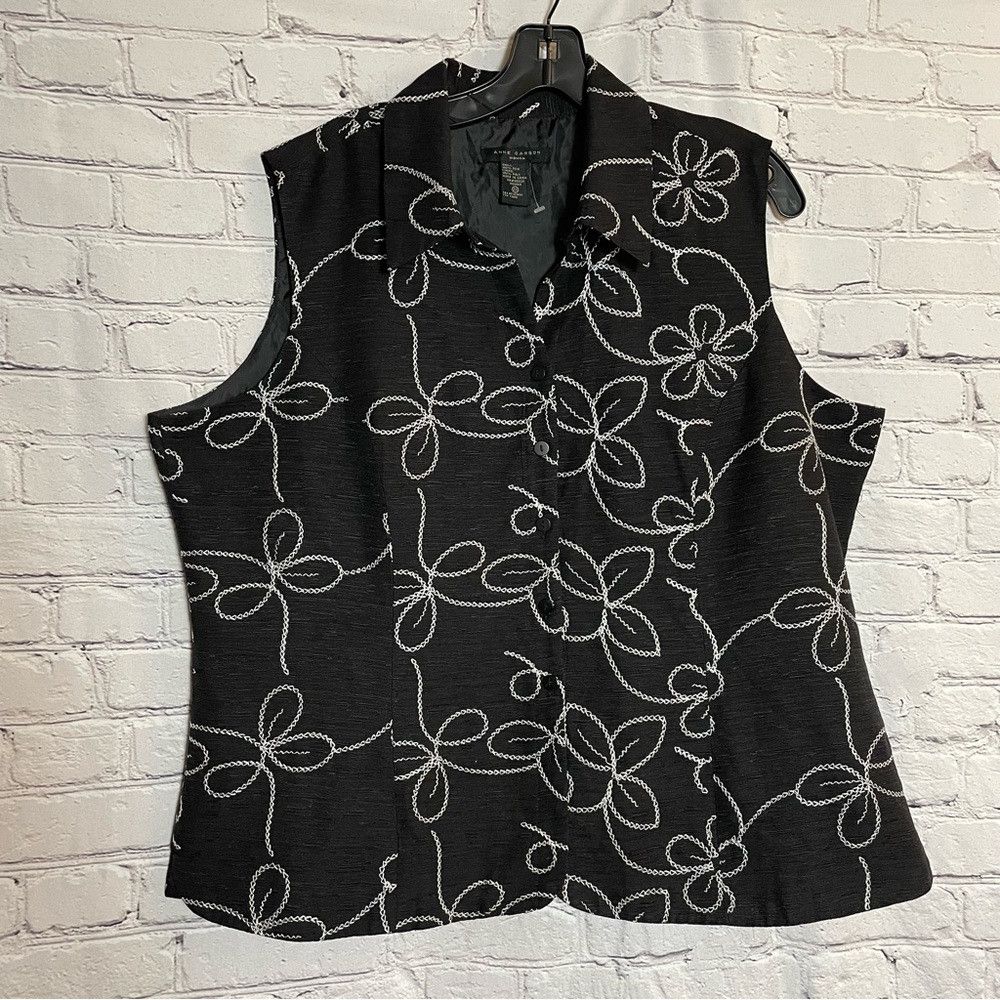 Other New Anne Carson Silk Embroidered Sleeveless Black Top Size Size XXL / US 16-18 / IT 52-54 - 1 Thumbnail