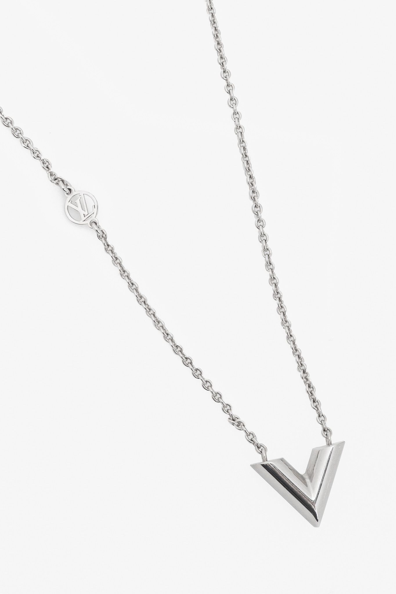 Louis Vuitton Louis Vuitton Essential V Silver-Tone Supple Necklace Size ONE SIZE - 2 Thumbnail