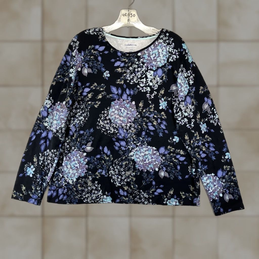 Croft & Barrow Croft & Barrow Women's 2XL Black Floral Long Sleeve Tee Dark Romantic Hydrangea Goth Size XXL / US 16-18 / IT 52-54 - 1 Thumbnail