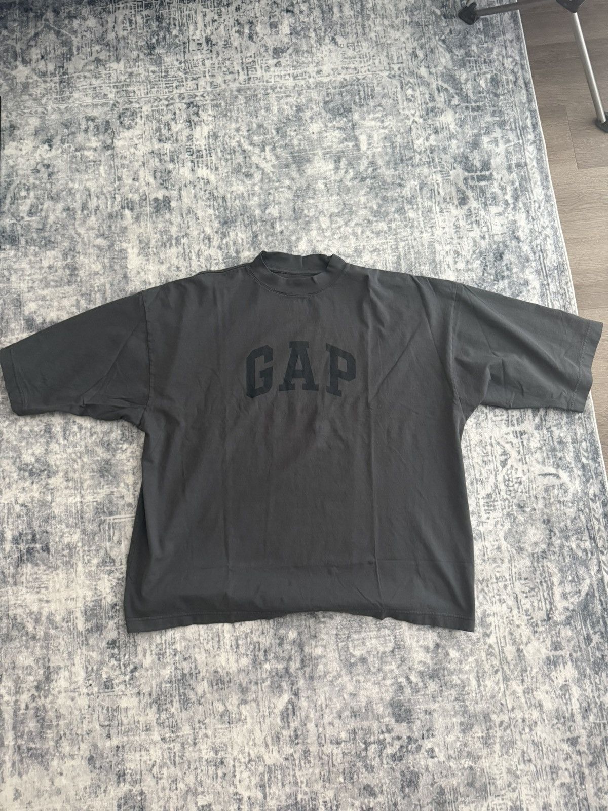 Balenciaga × Gap × Yeezy Yeezy Gap dove 3/4 shirt Size US L / EU 52-54 / 3 - 1 Thumbnail