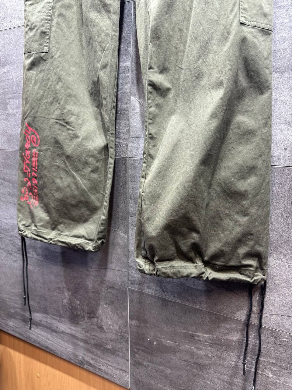 Ed Hardy Ed Hardy Urban Outfitters Cargo Pants Embroidered Parachute Size US 30 / EU 46 - 3 Thumbnail