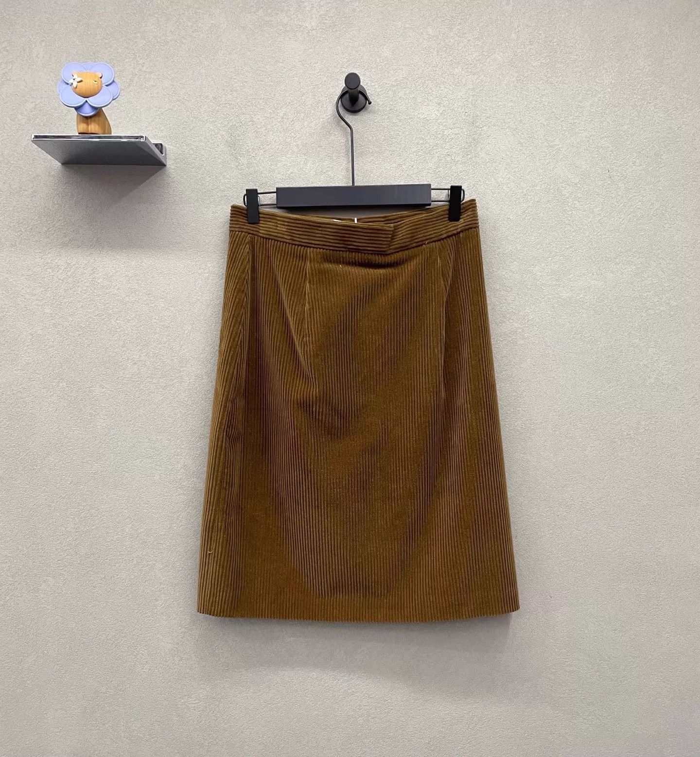 Max Mara Max Mara Corduroy Mustard Tailored Skirt Chic Side Size 32" / US 10 / IT 46 - 2 Thumbnail