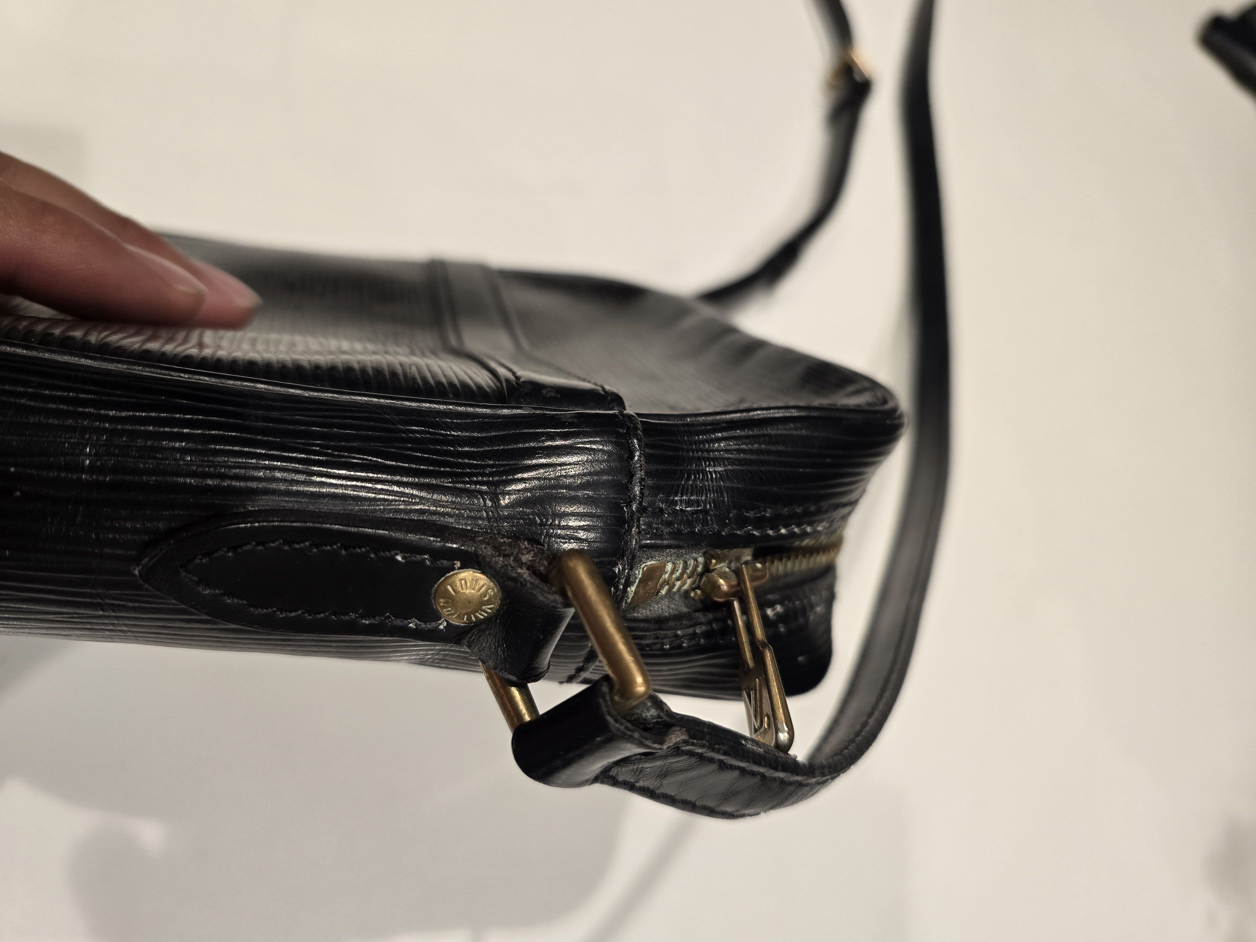 Louis Vuitton Louis Vuitton Epi Leather Sidebag Size ONE SIZE - 4 Thumbnail