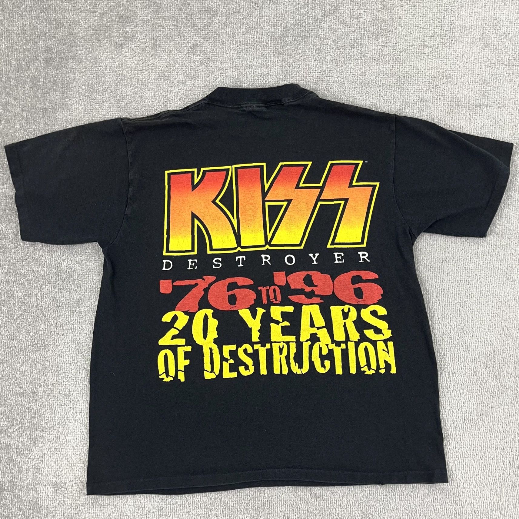 Vintage VINTAGE KISS Graphic Tee Shirt Mens L Black 90s Concert Tour Size US L / EU 52-54 / 3 - 2 Thumbnail