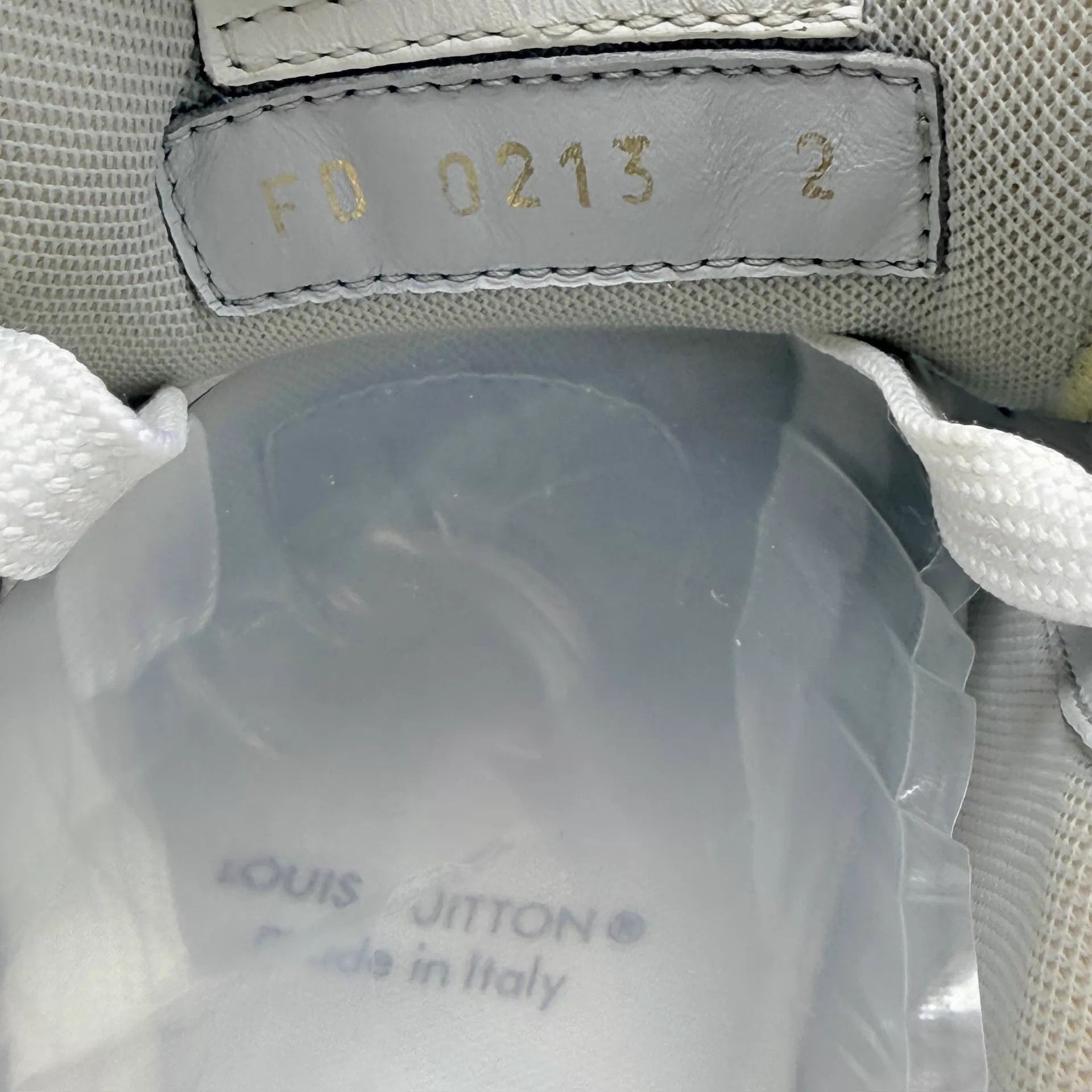Louis Vuitton Louis Vuitton White Lace-up Trainer Women's 36 95 new Size US 5.5 / IT 35.5 - 7 Thumbnail