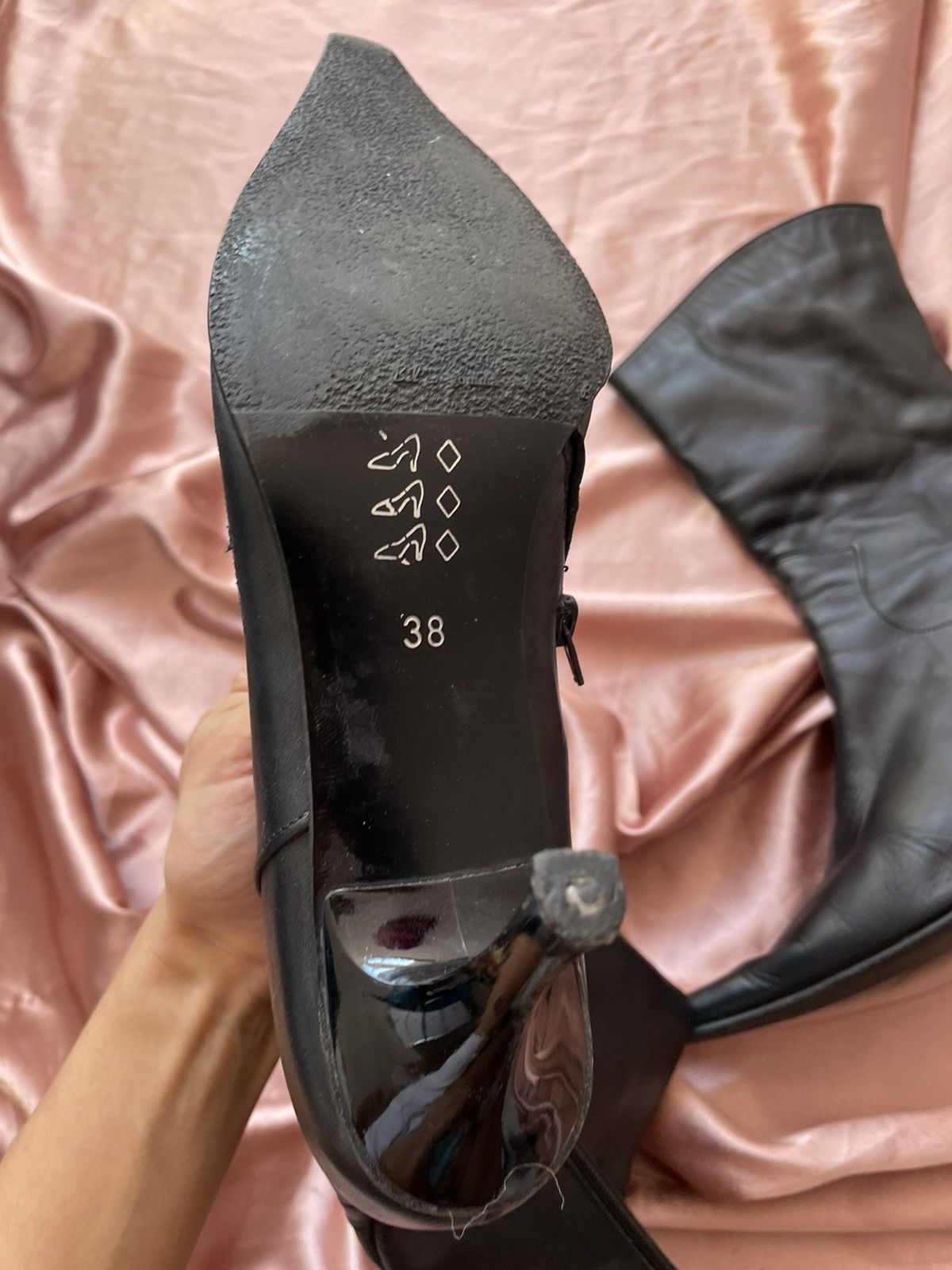 Vintage 00’s leather boots Size US 7.5 / IT 37.5 - 9 Thumbnail