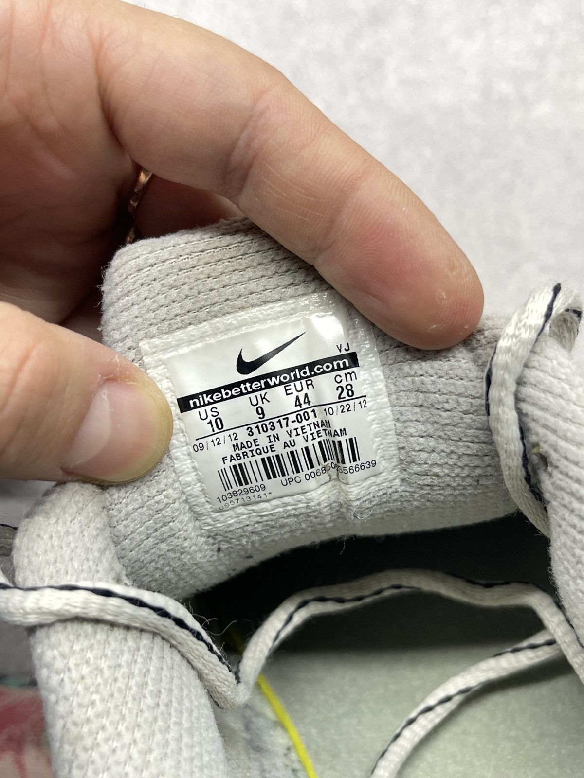 Nike Mens Vintage Nike Air Copious Sneakers White/Grey Y2K ACG TN Size US 10 / EU 43 - 12 Thumbnail
