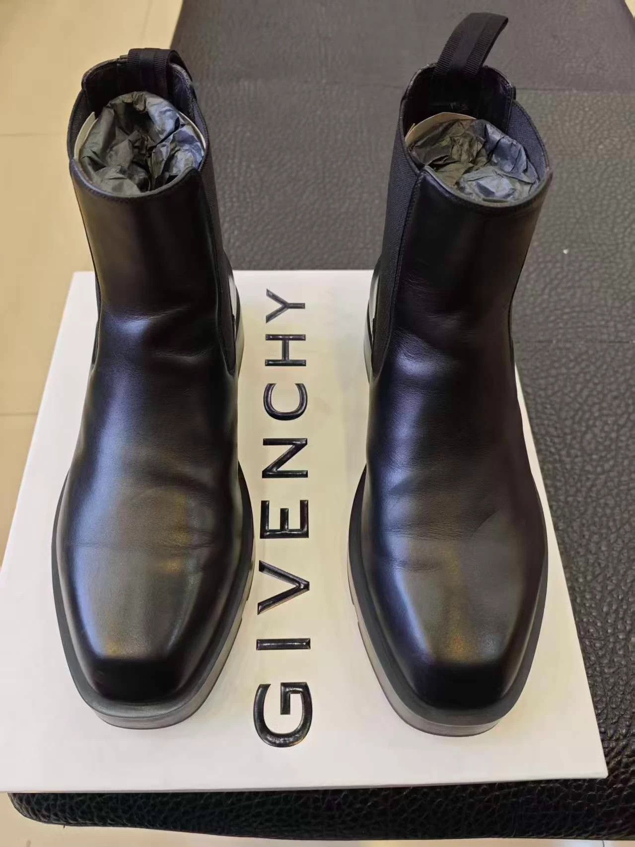 Givenchy Givenchy Men's Near New Chelsea Boots 44.5 Size US 11.5 / EU 44-45 - 1 Thumbnail