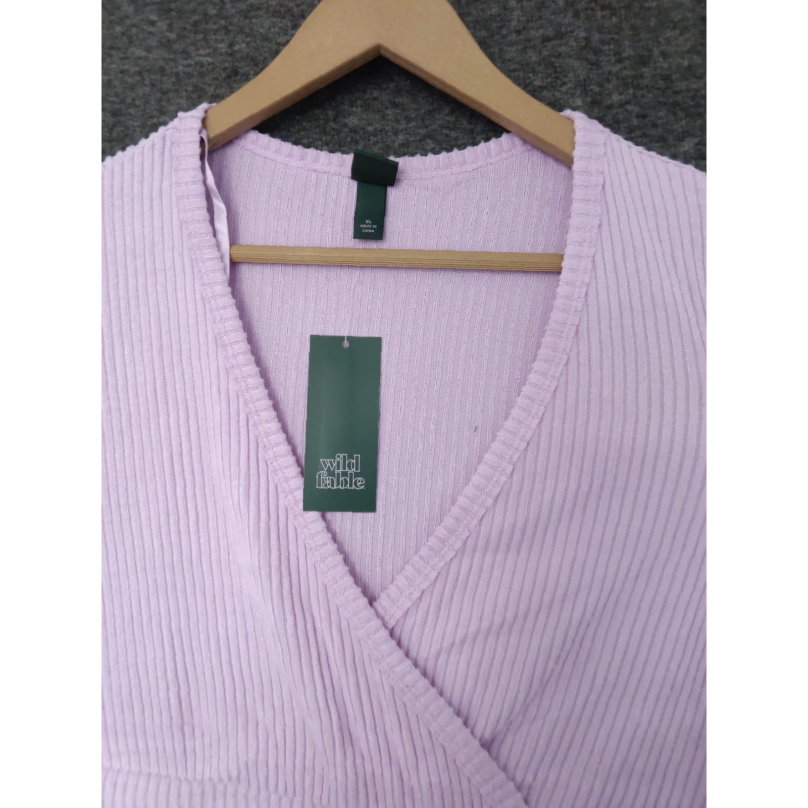 Vintage Wild Fable Women's T-Shirt Cropped Long Sleeve Lavender XL Ribbed V-Neck Top Size XL / US 12-14 / IT 48-50 - 3 Thumbnail
