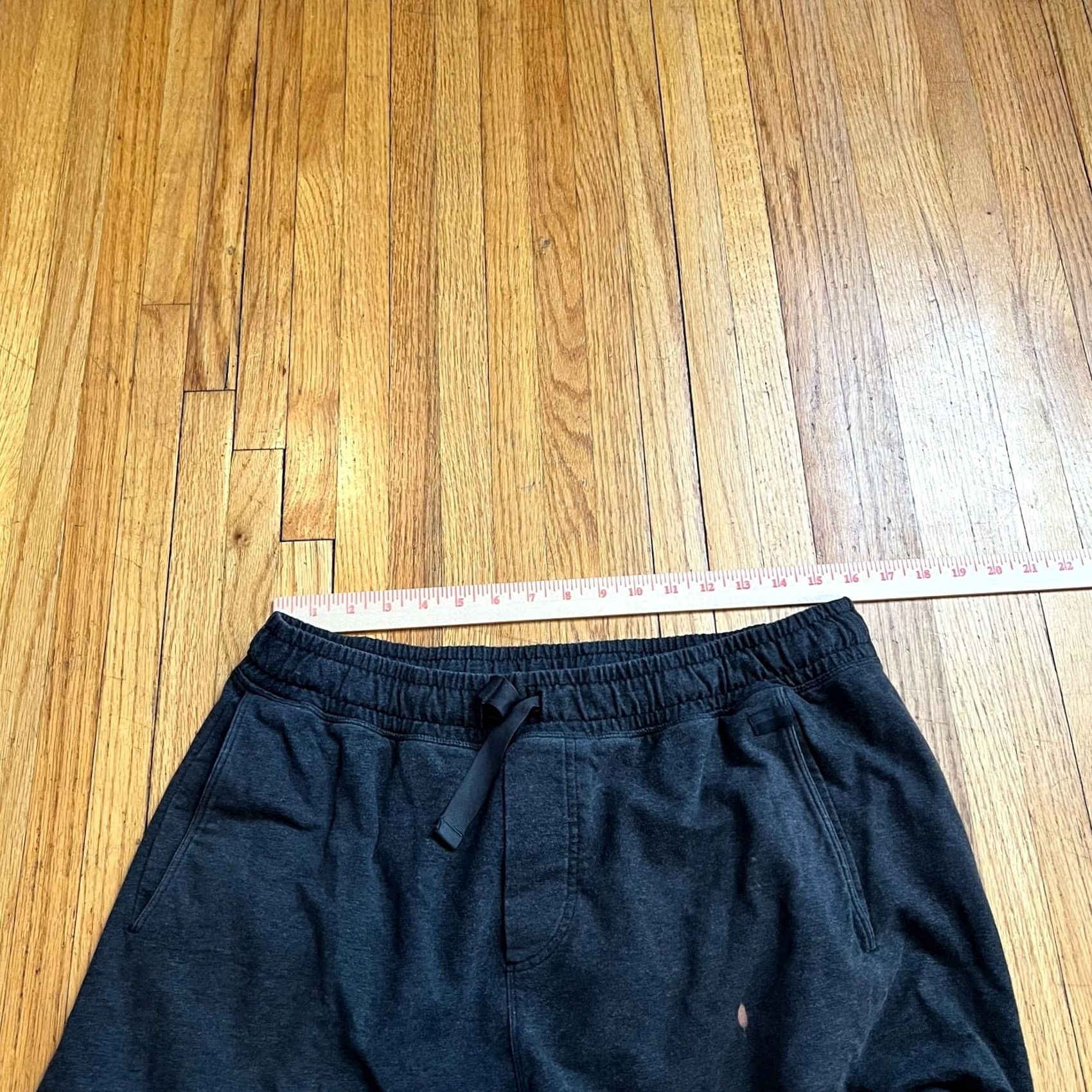 Lululemon Lululemon Shorts Mens Large Gray Rise Sweat Shorts Regular L Athletic Men Gray Mens Size US 33 - 7 Thumbnail