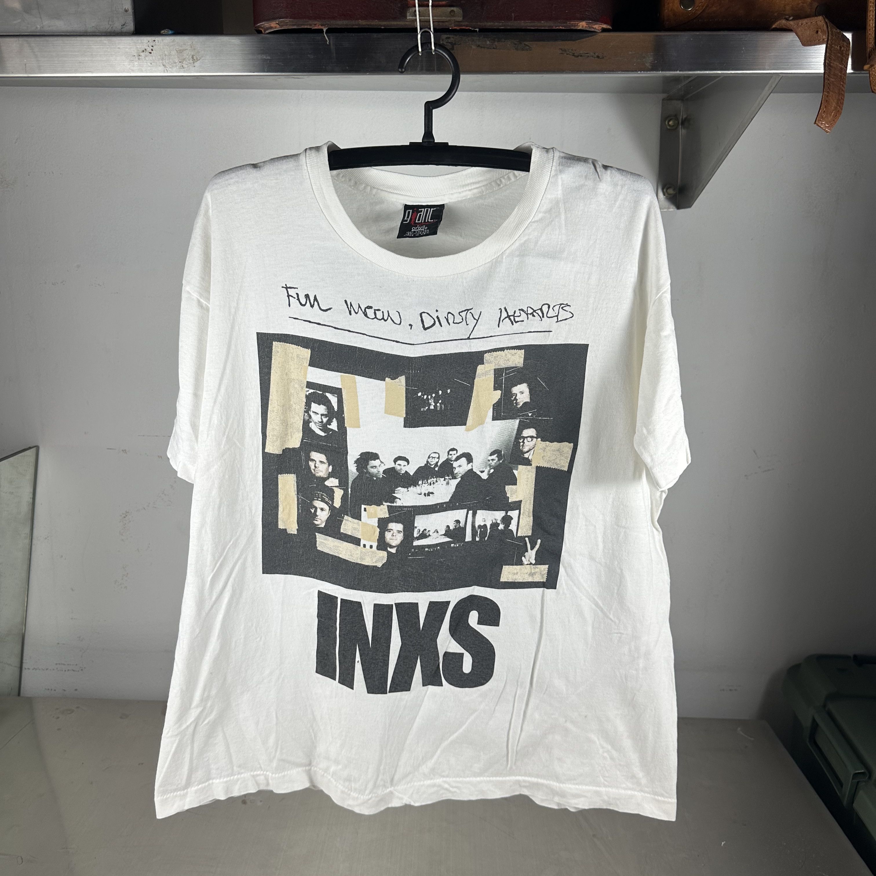 Vintage ​​​Vintage 1994 INXS The Dirty Honeymoon Tour T-shirt Size US XL / EU 56 / 4 - 1 Thumbnail