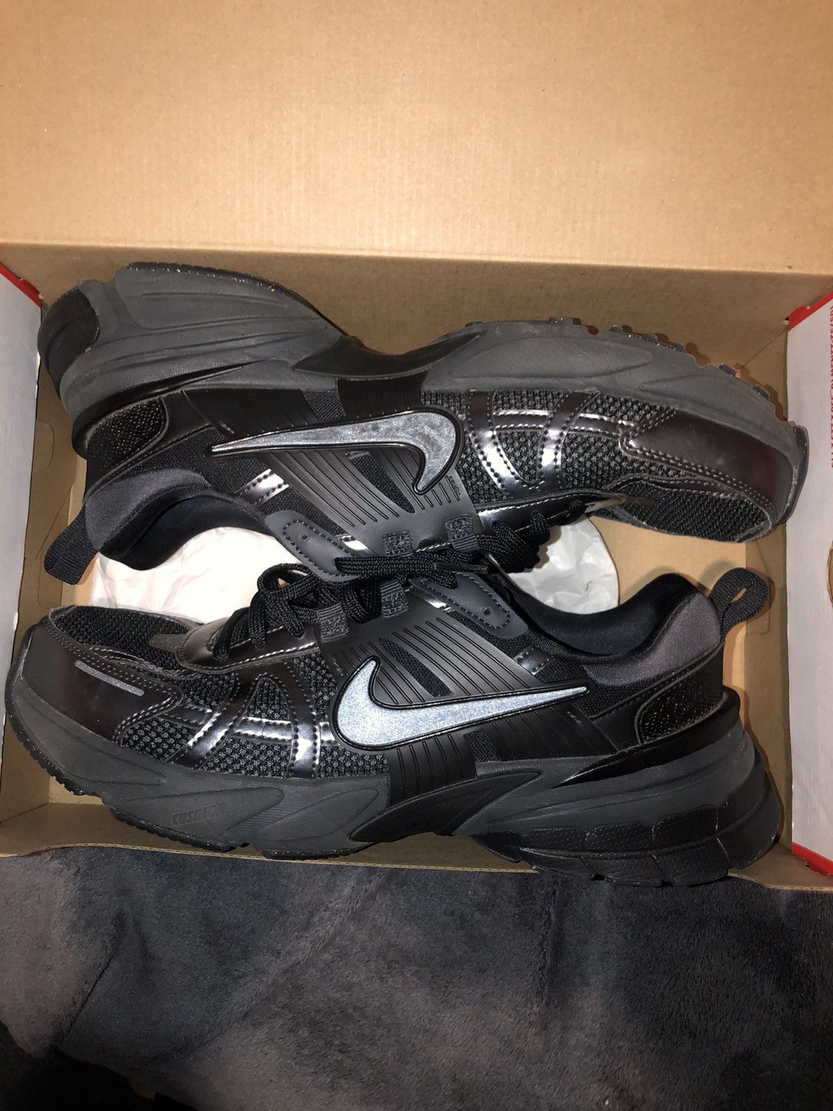 Nike Nike V2K Runners Size US 10.5 / EU 43-44 - 4 Thumbnail