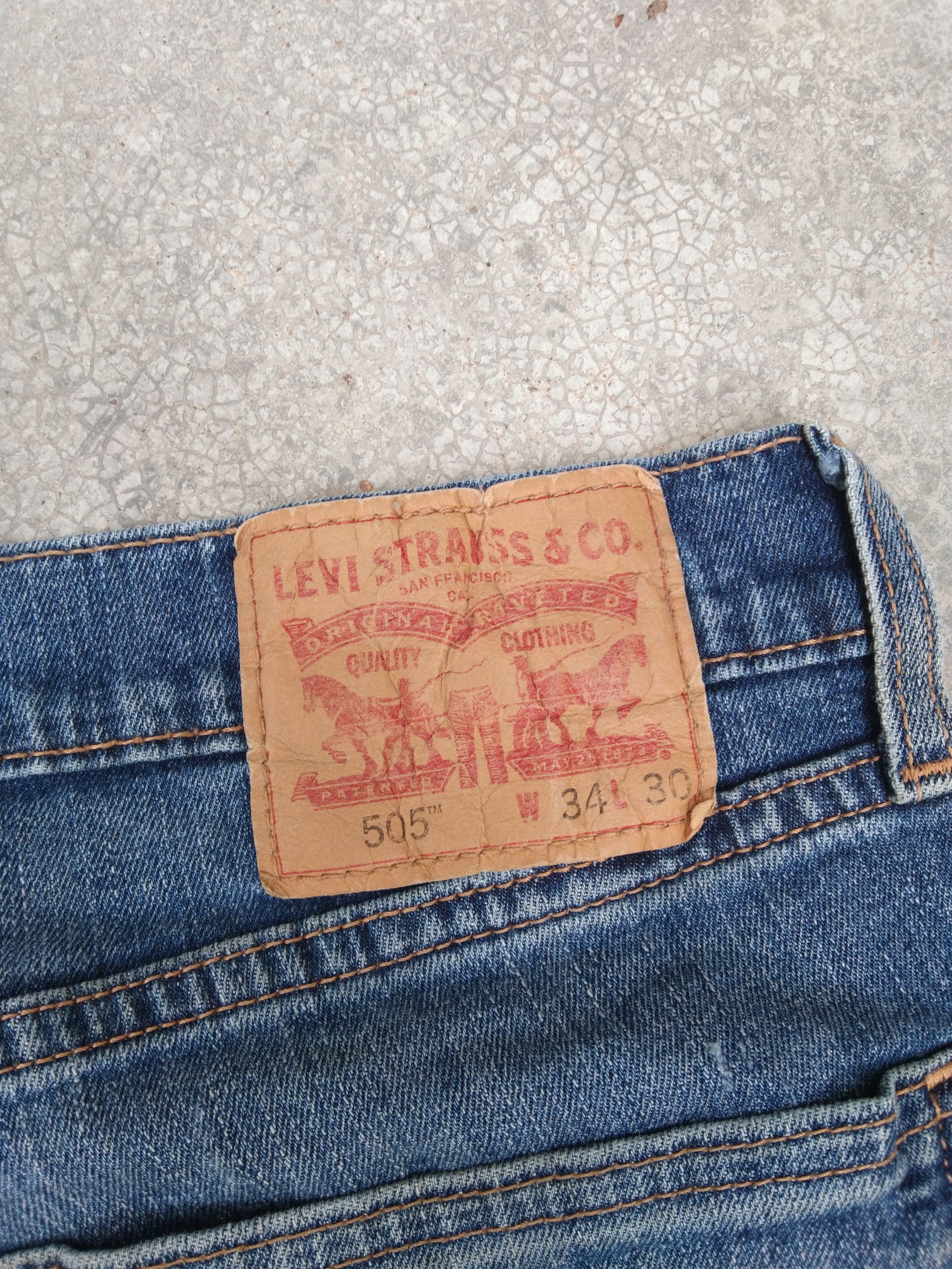 Levi's Vintage Levi's Jeans 505 Faded Blue Distressed Denim 33x30 Size US 33 - 4 Thumbnail