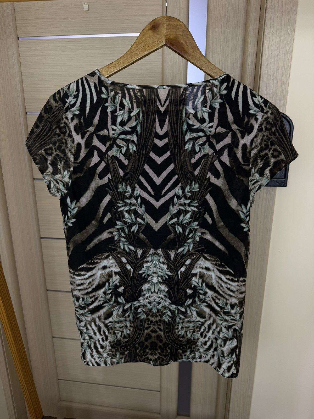 Allsaints Allsaints Spitalfields Blouse Zebra Tee Jungle Print Size XS / US 0-2 / IT 36-38 - 7 Thumbnail