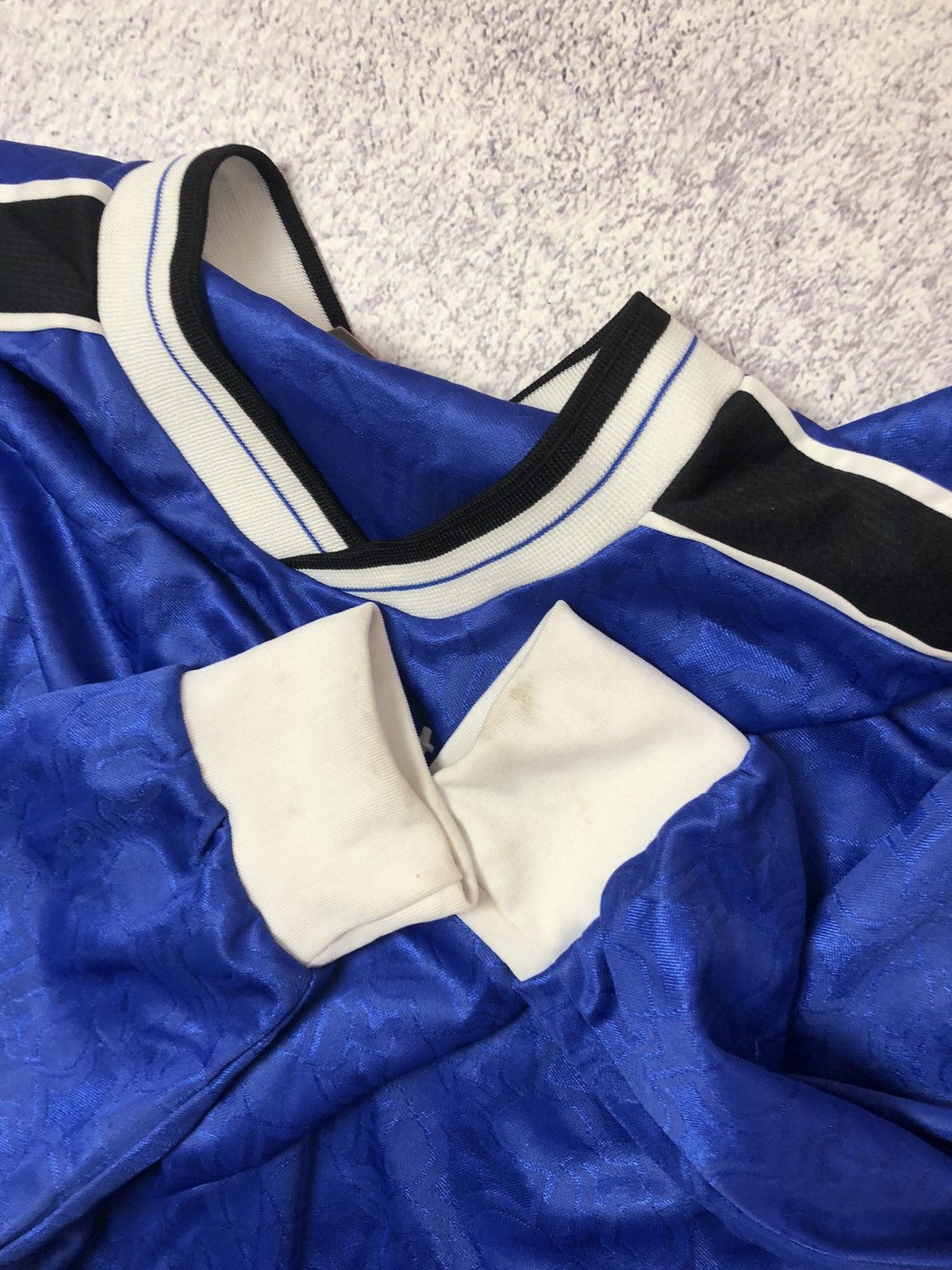 Vintage Men’s football long sleeve uhisport size Xl Size US XL / EU 56 / 4 - 5 Thumbnail