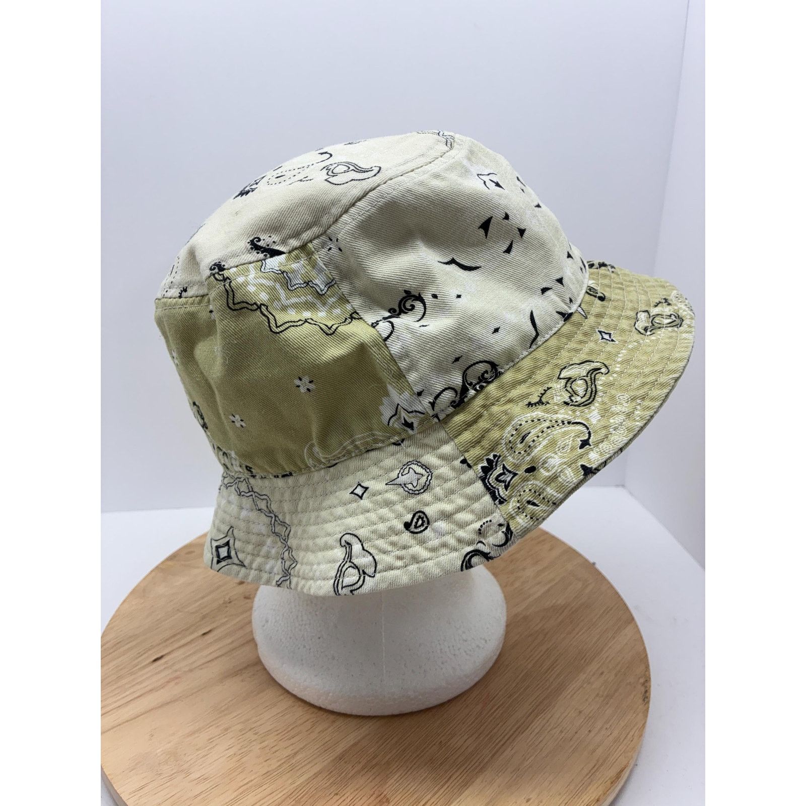 Urban Outfitters Urban Outfitters Bandana Bucket Hat | Y2K Cotton Sun Hat Size ONE SIZE - 7 Thumbnail